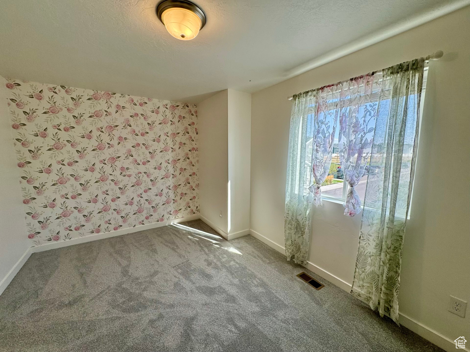 SALT POINT NORTHEAST - Residential