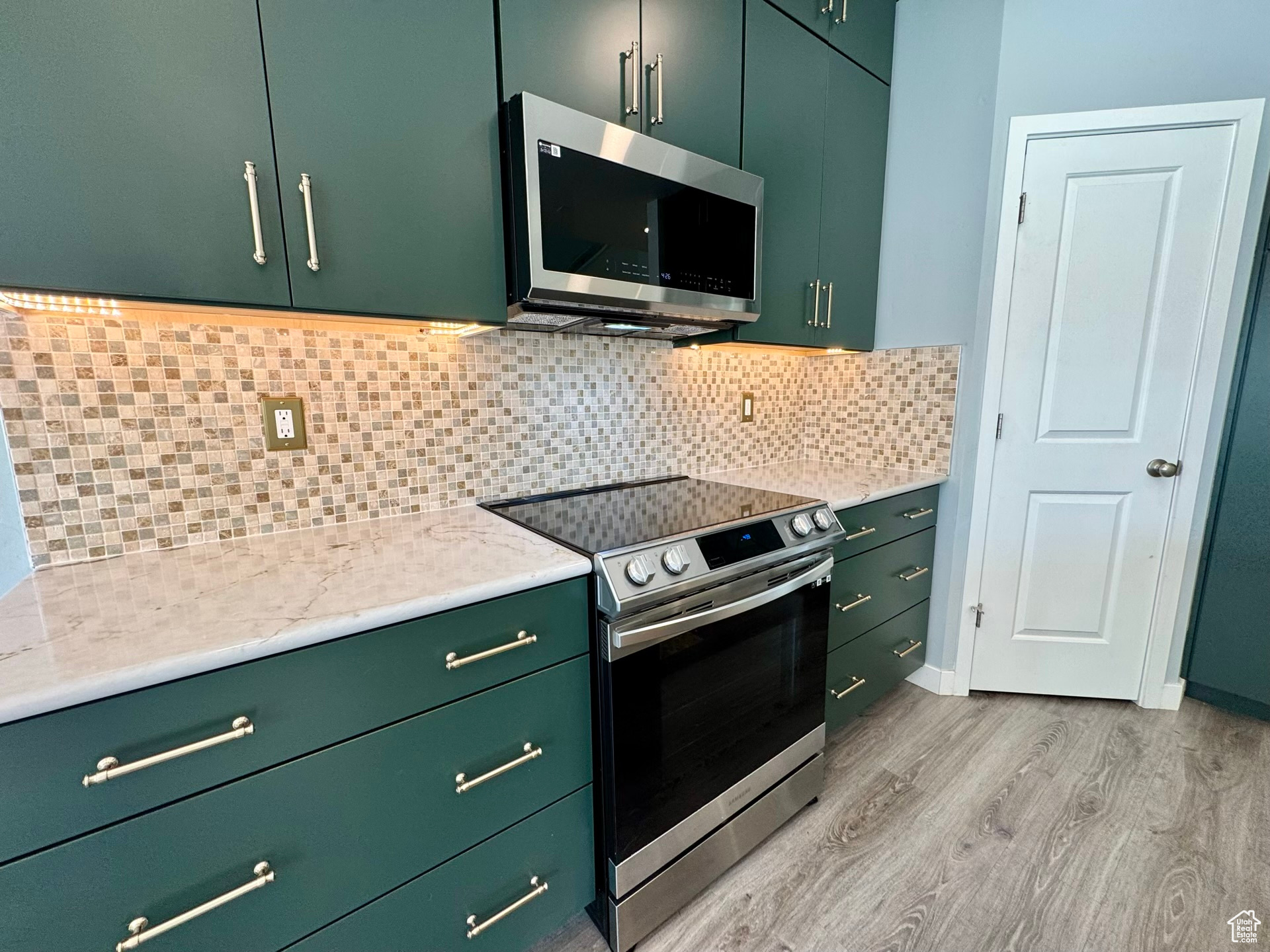 SALT POINT NORTHEAST - Residential