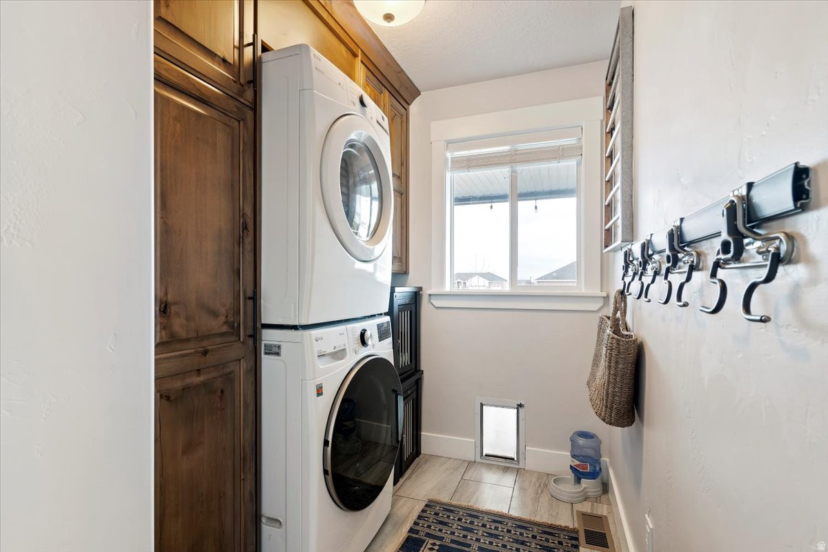 CLINTON MEADOWS - Residential