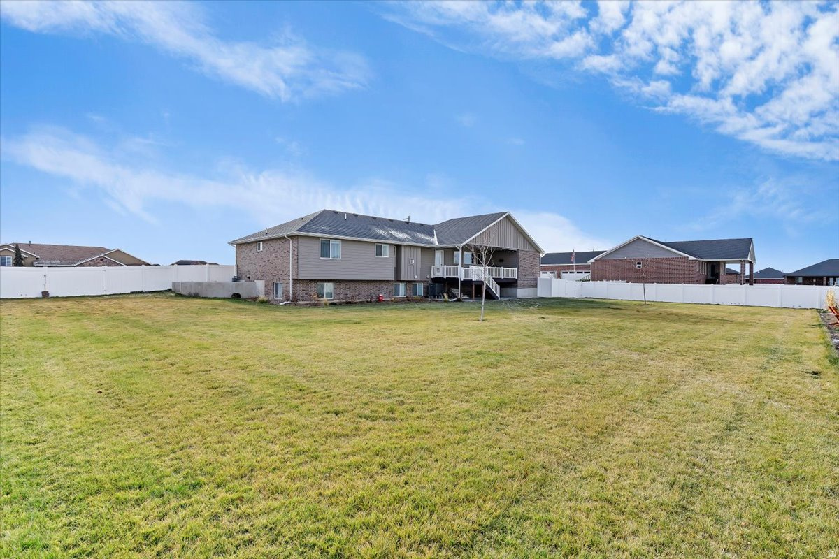 CLINTON MEADOWS - Residential