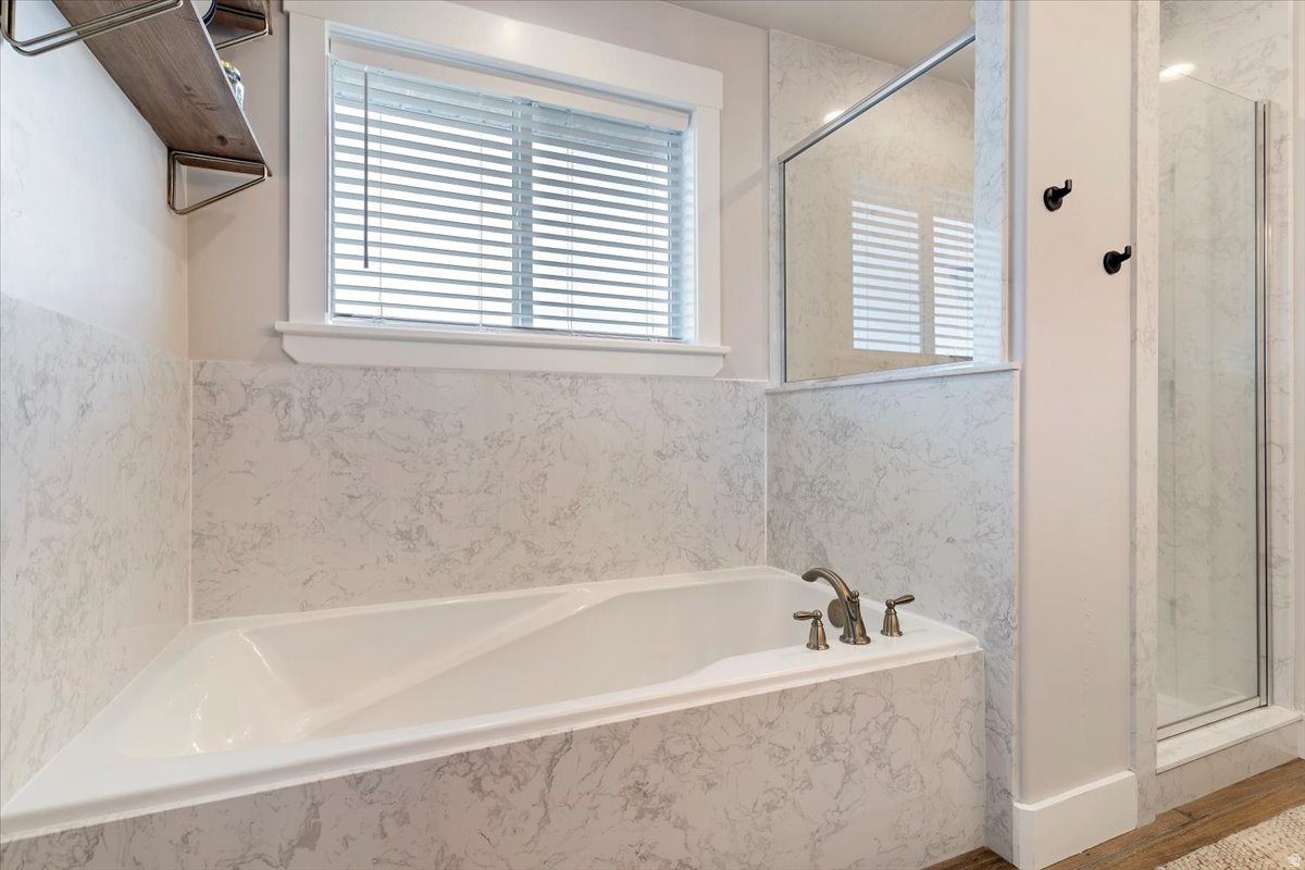 CLINTON MEADOWS - Residential