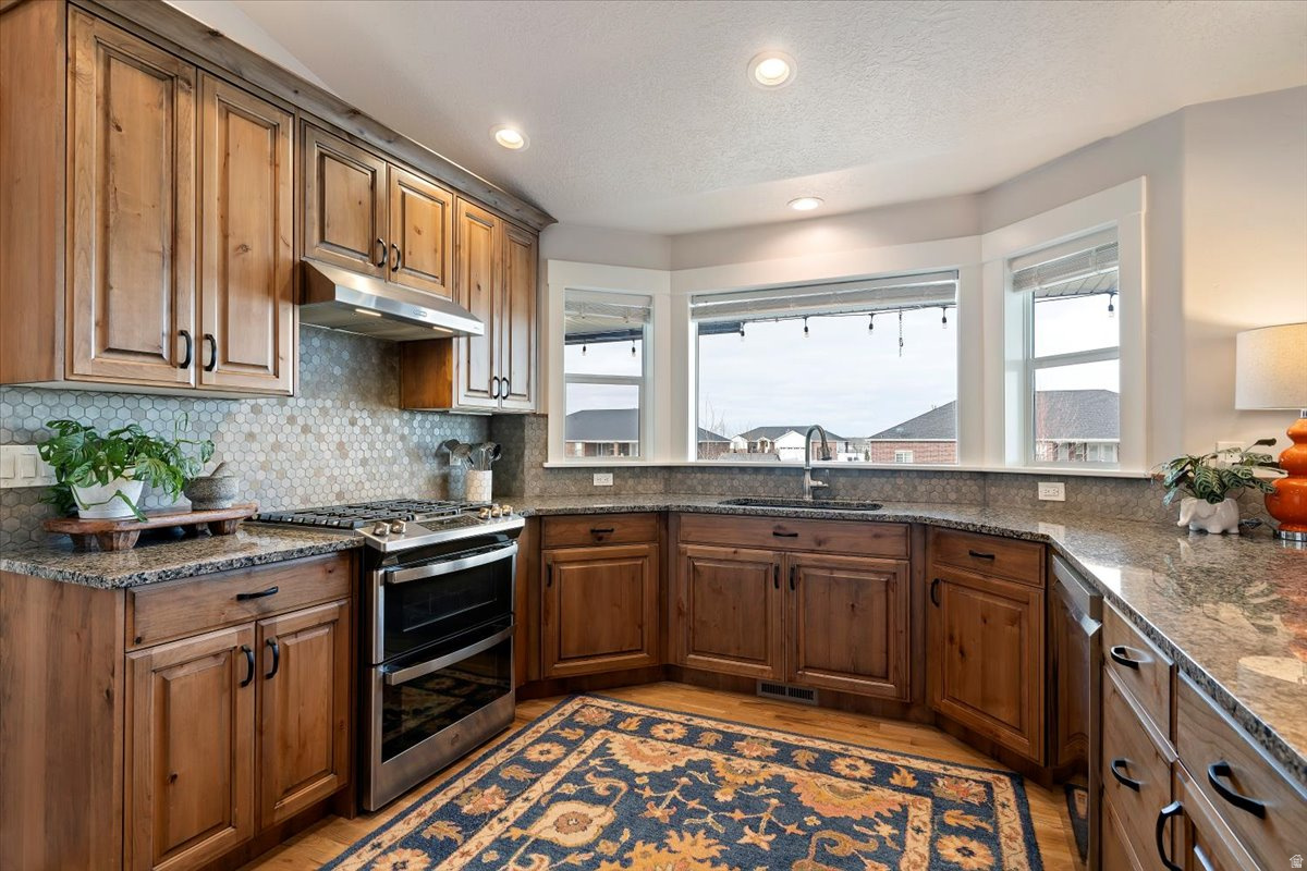 CLINTON MEADOWS - Residential