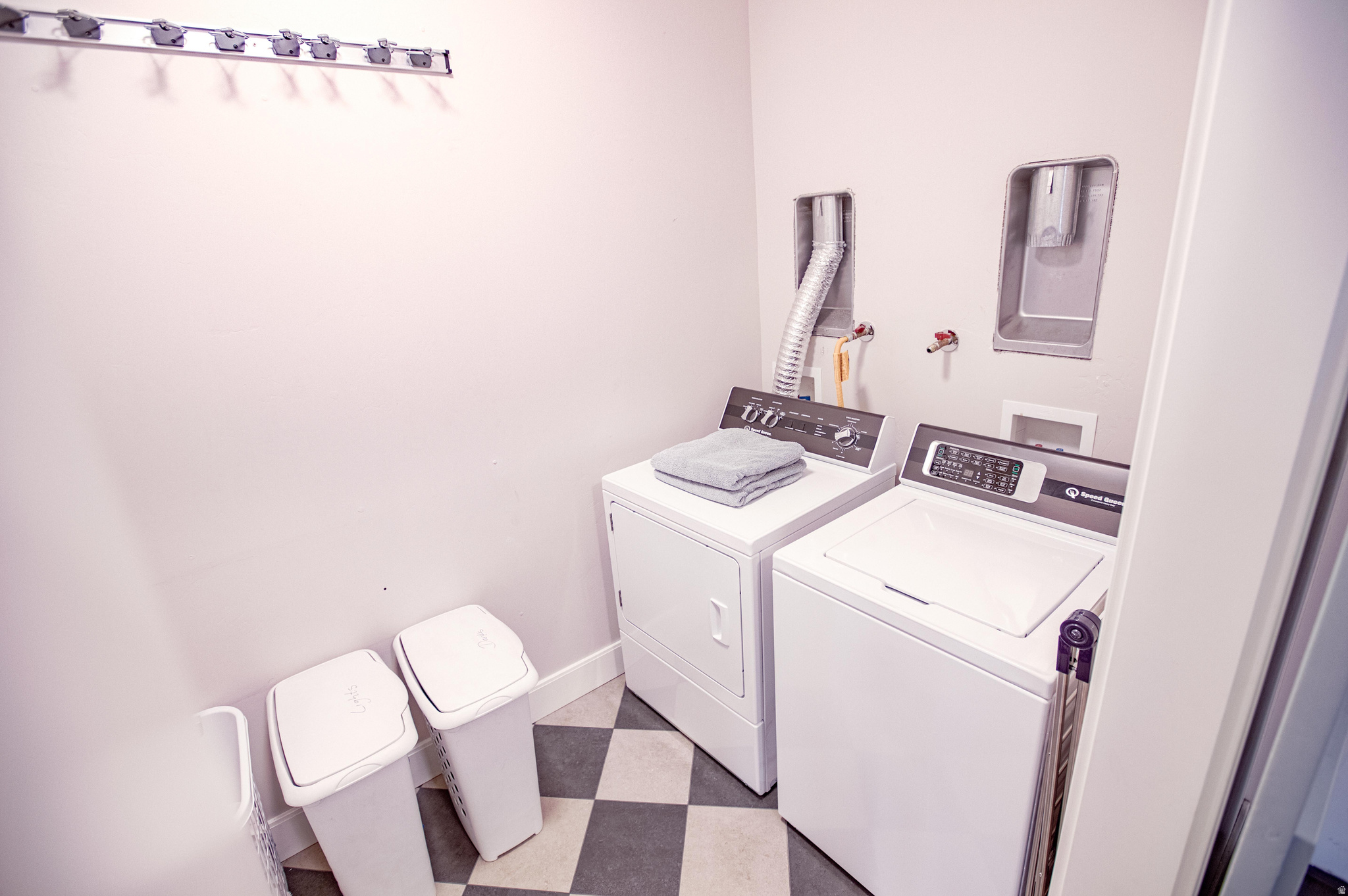 HOLLOW ESTATES - Residential