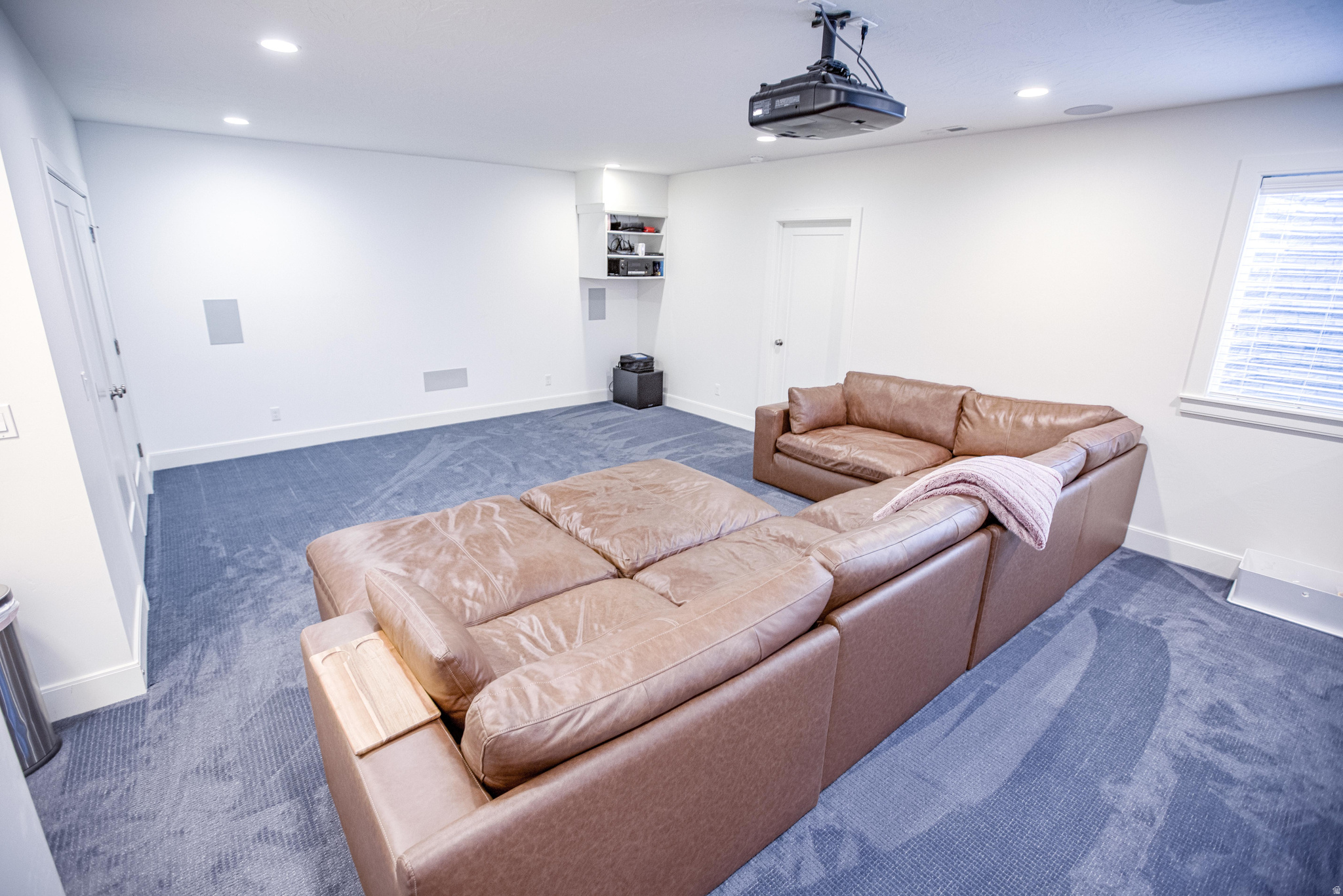 HOLLOW ESTATES - Residential