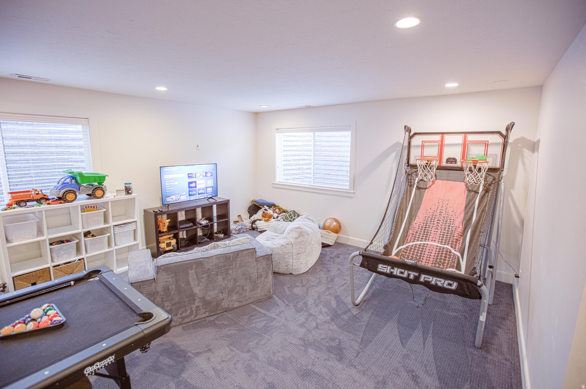 HOLLOW ESTATES - Residential