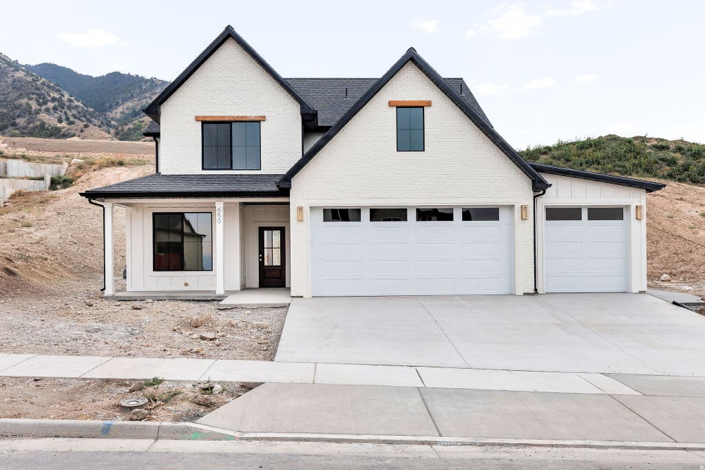 Photo of 650 E 250 N, Providence, UT 84332 (MLS # 2167512)