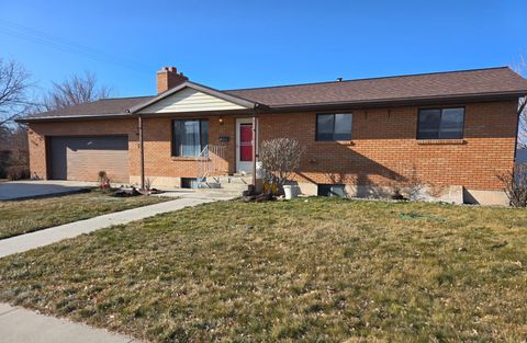 Photo of 522 S 100 W, Tremonton, UT 84337 (MLS # 2138028)