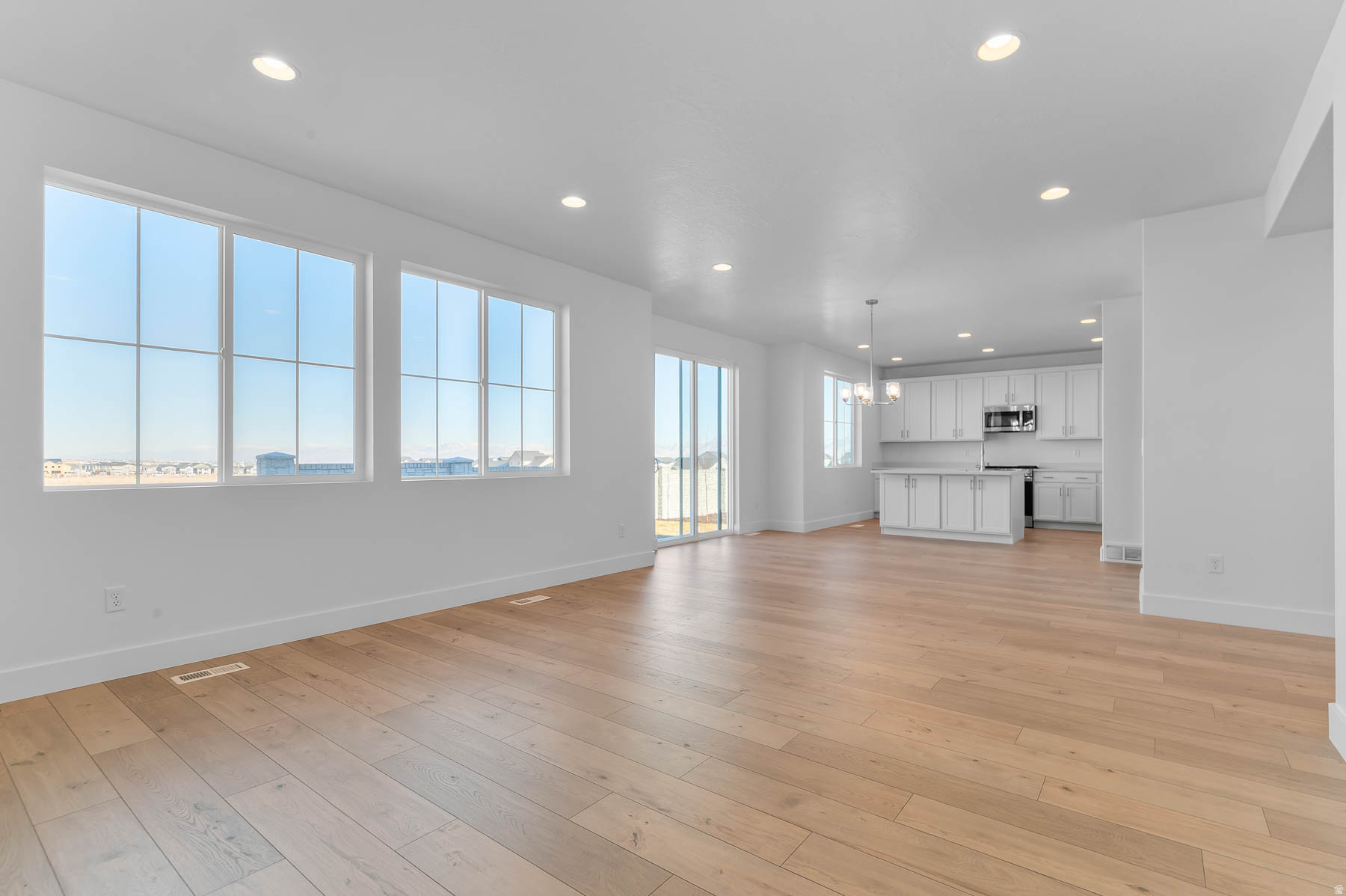 HIDDEN OAKS COLLECTION 602 - Residential