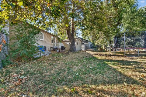 Tiny photo for 592 MAPLE ST, Clearfield, UT 84015 (MLS # 2114602)