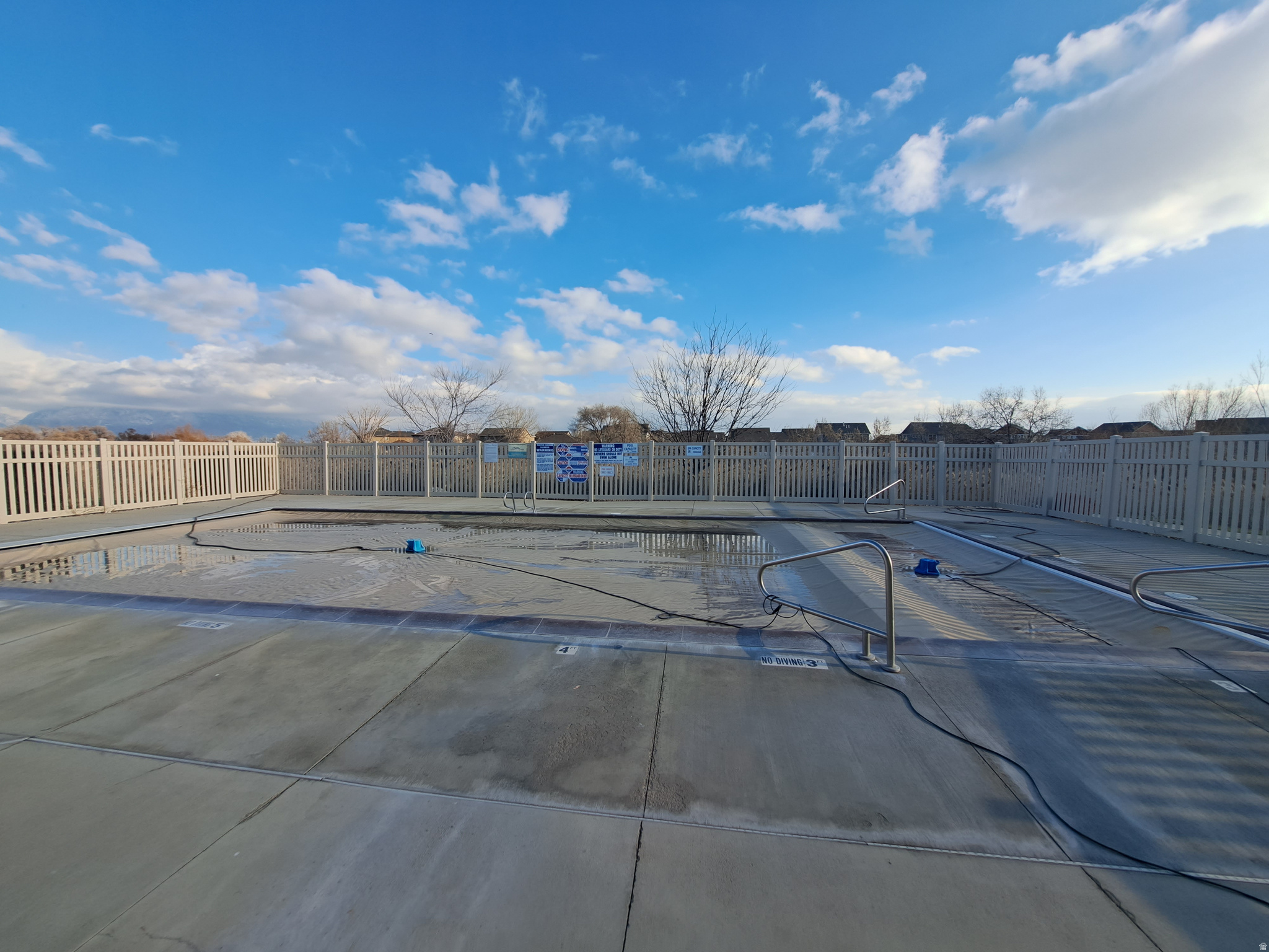 THE COVE - Residential