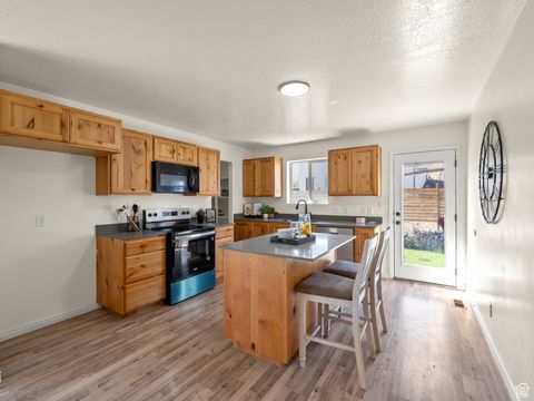 Tiny photo for 1696 S LONGVIEW RD, Santaquin, UT 84655 (MLS # 2112064)