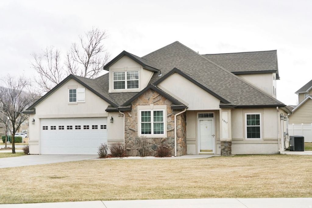 Photo of 1017 PRESTWICK CIR #15, Farmington, UT 84025 (MLS # 2138830)