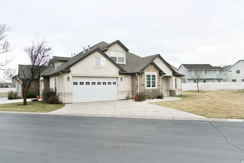 Photo of 1017 PRESTWICK CIR #15, Farmington, UT 84025 (MLS # 2138830)