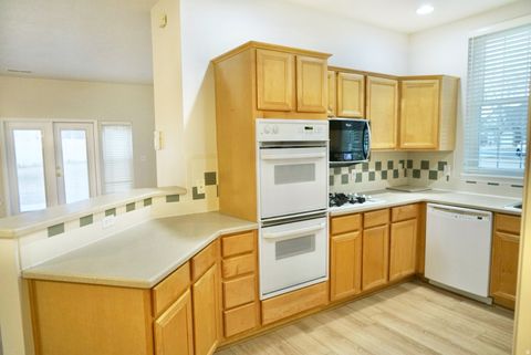 Tiny photo for 1017 PRESTWICK CIR #15, Farmington, UT 84025 (MLS # 2138830)