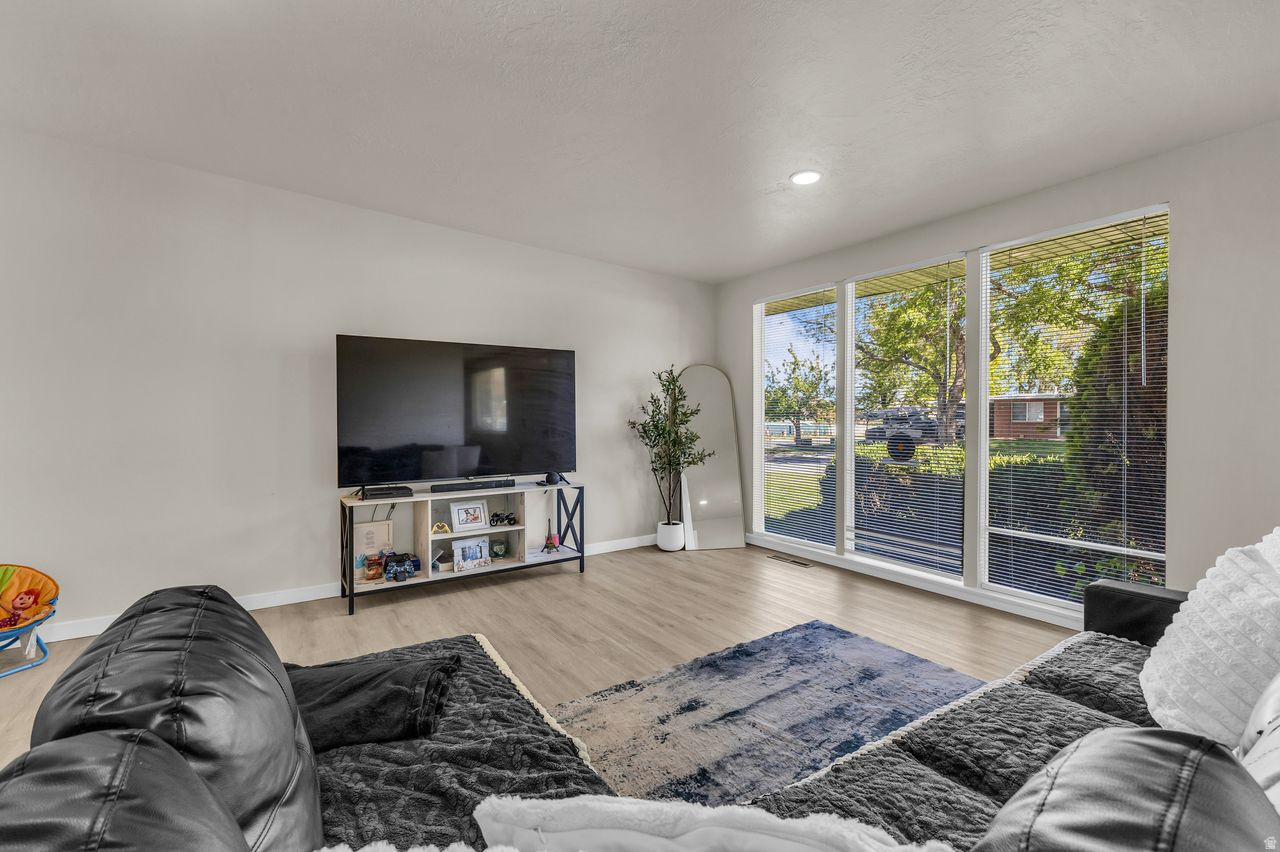PARK VIEW LOT 1 - Residential Income