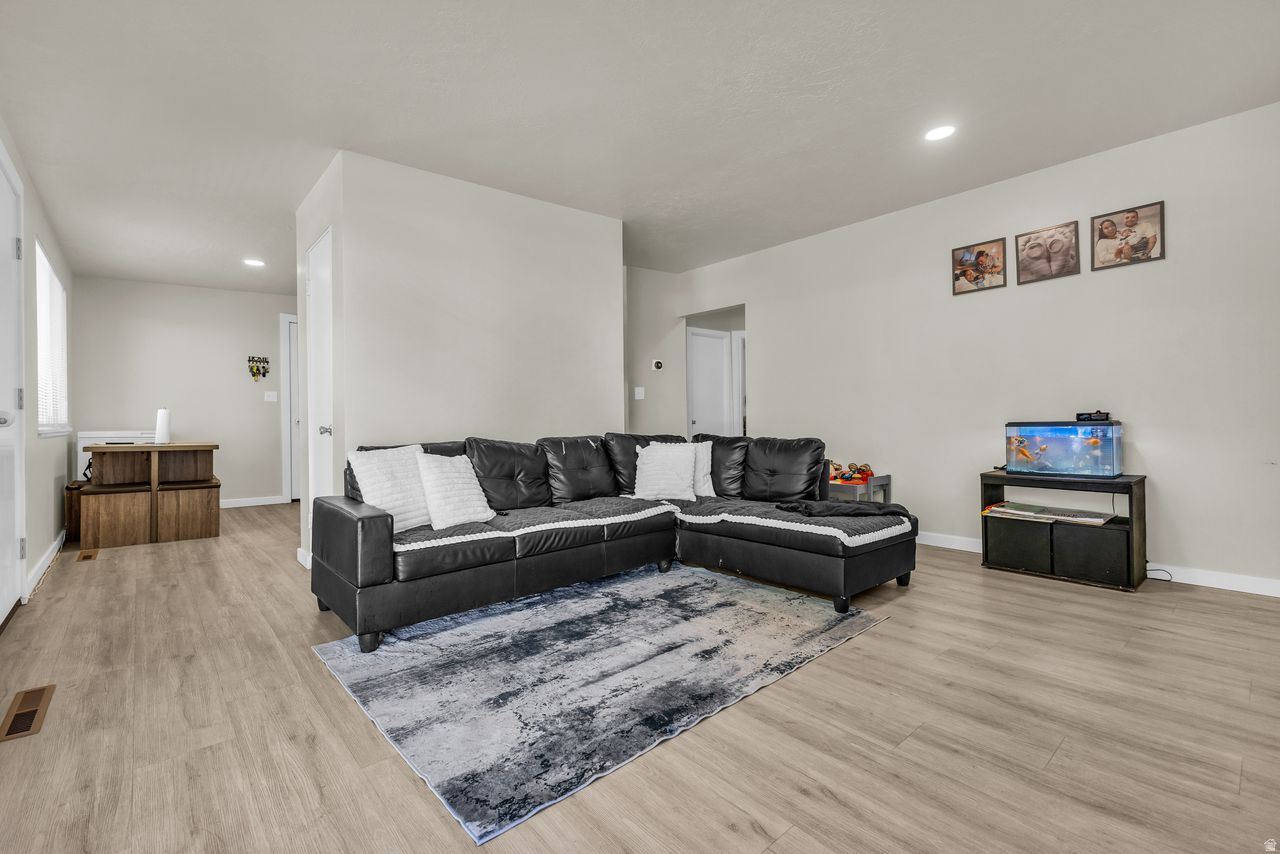 PARK VIEW LOT 1 - Residential Income