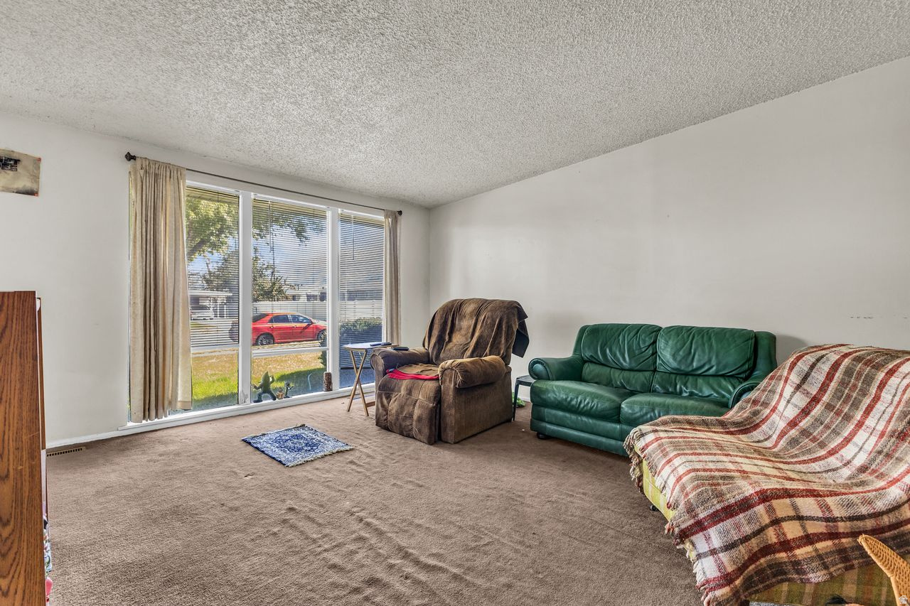 PARK VIEW LOT 1 - Residential Income
