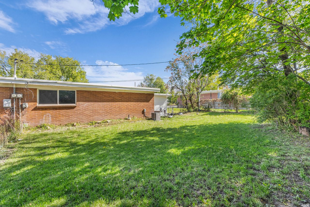 PARK VIEW LOT 1 - Residential Income