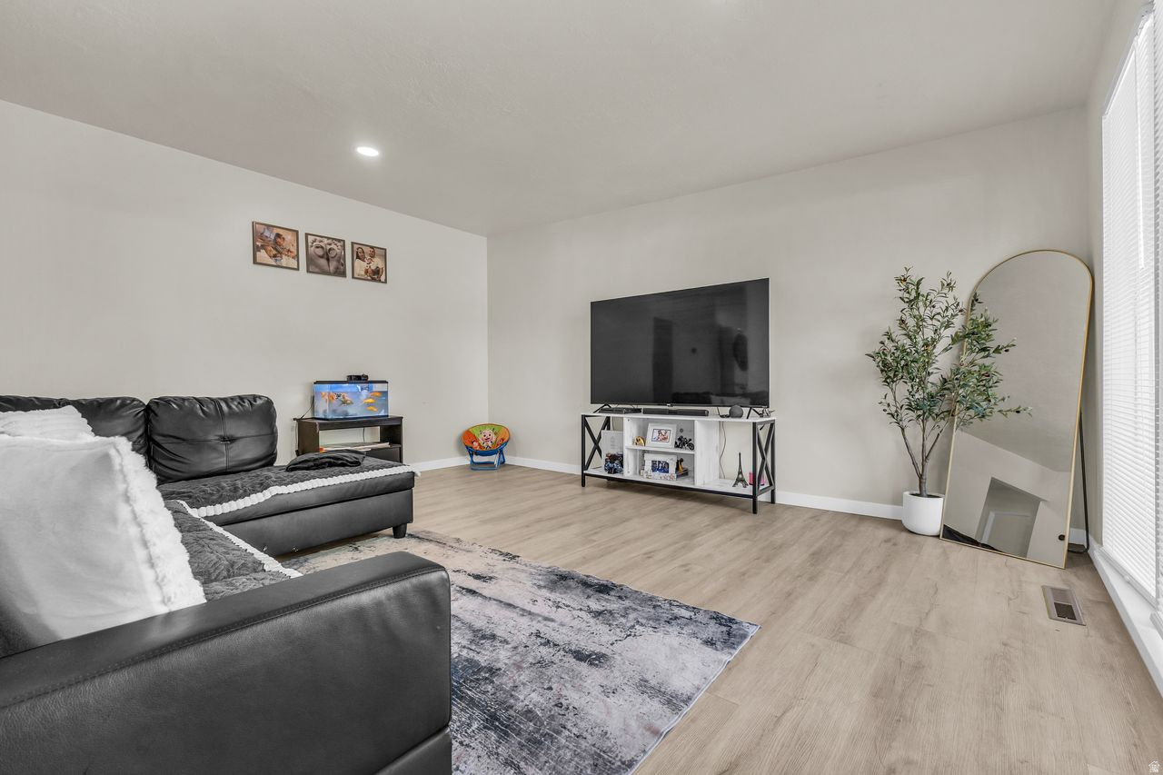 PARK VIEW LOT 1 - Residential Income