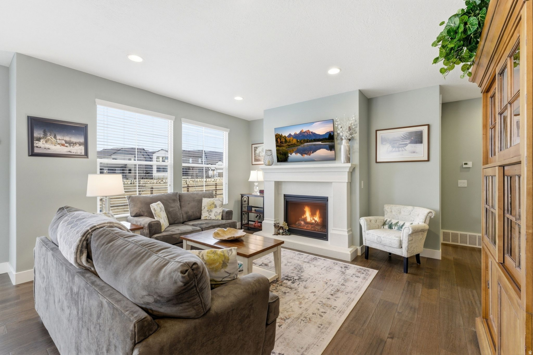 LAKE CRE - Residential