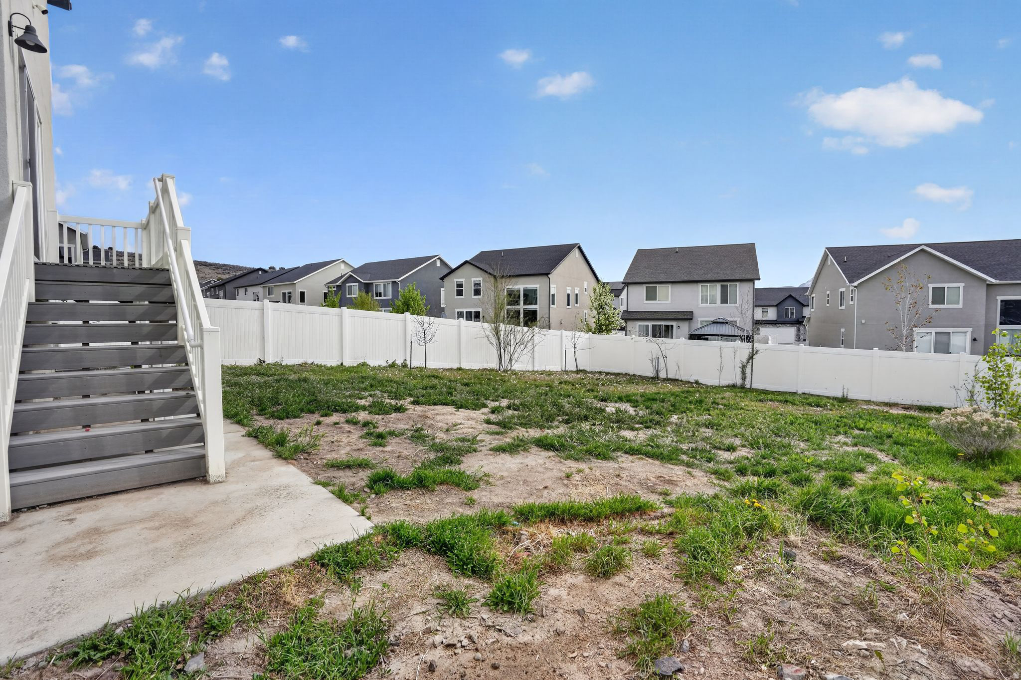 QUALILHILL AT MT SARATOGA - Residential