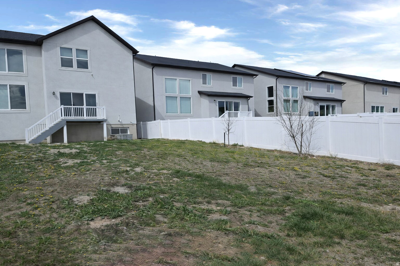 QUALILHILL AT MT SARATOGA - Residential