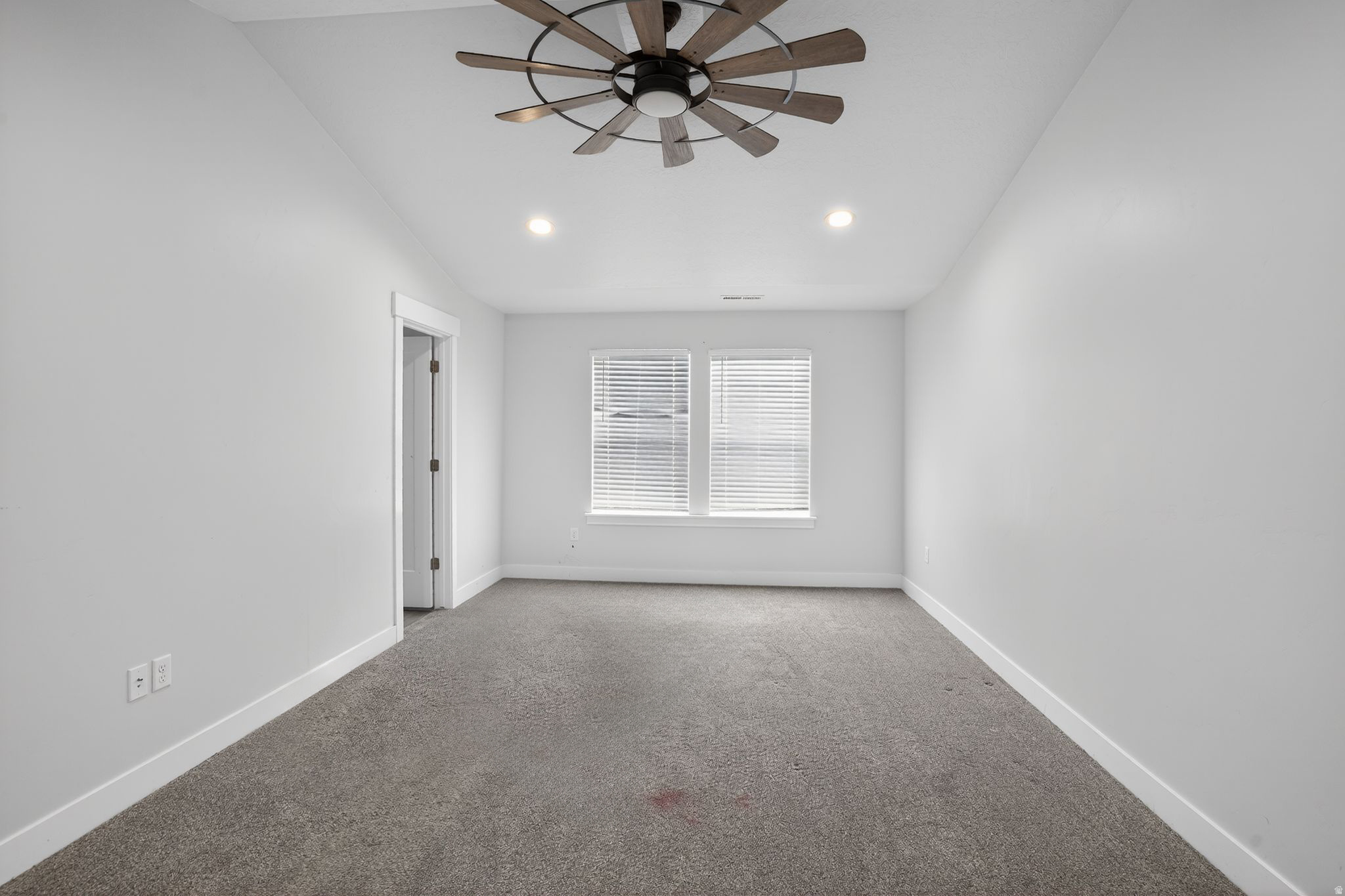 QUALILHILL AT MT SARATOGA - Residential