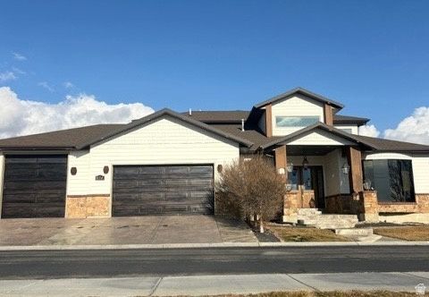 Photo of 674 S LAKE VIEW DR #337, Vineyard, UT 84059 (MLS # 2139777)