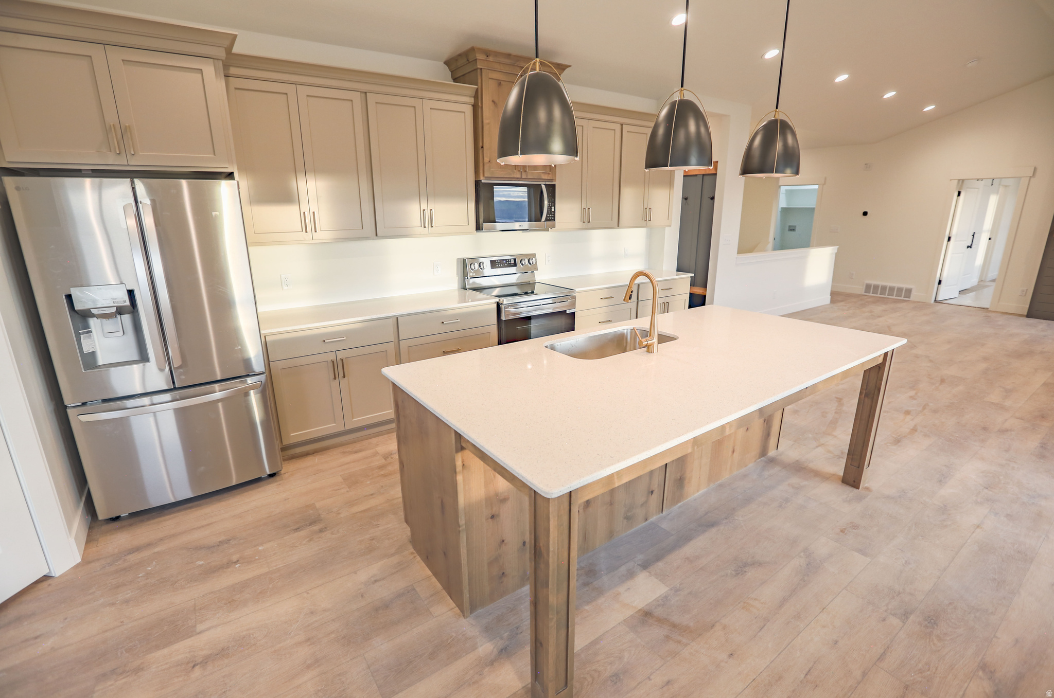 NORTH RIDGE ESTATES - Residential