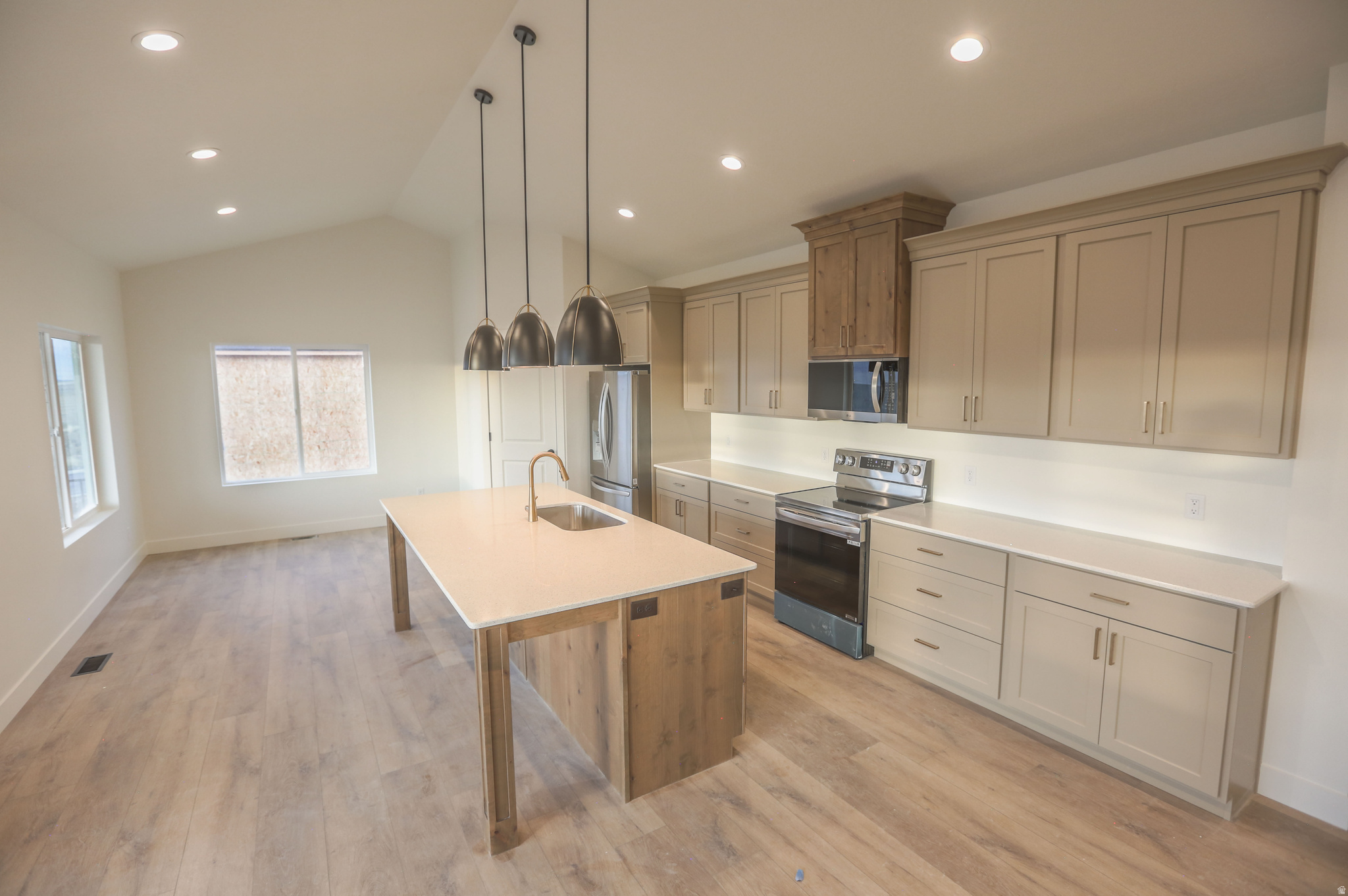 NORTH RIDGE ESTATES - Residential