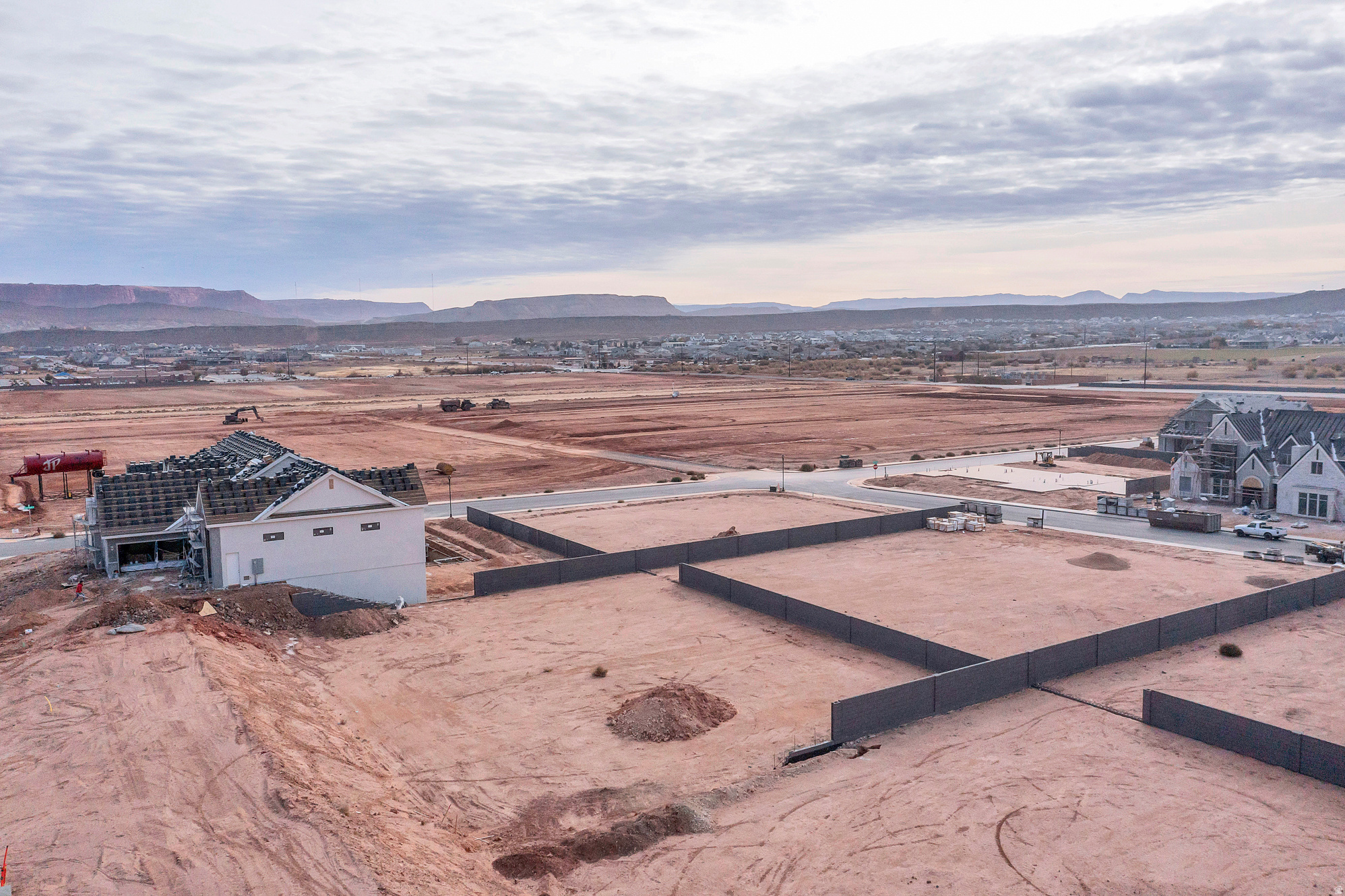 ESTATES AT OLD FARM - Land