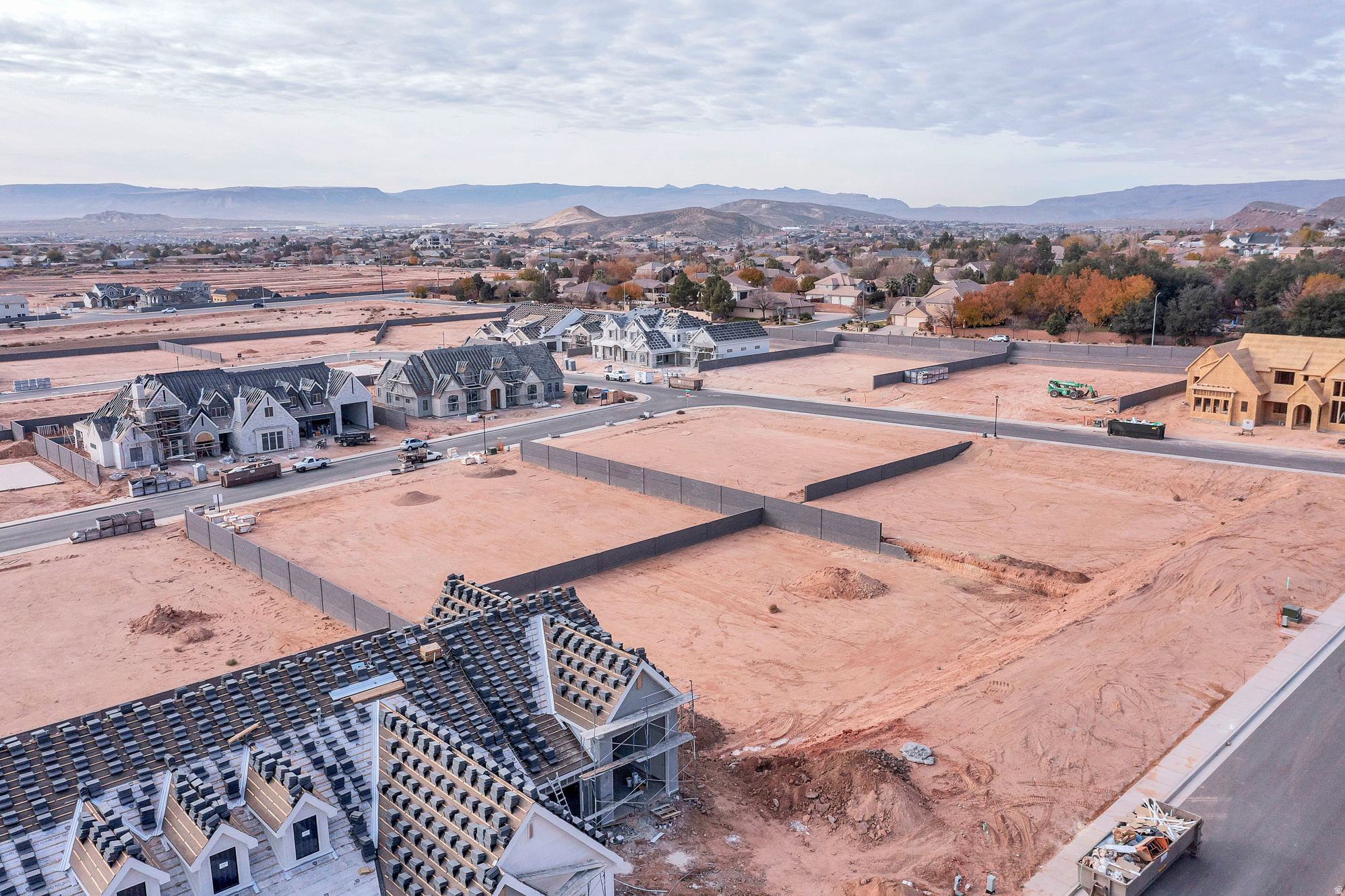 ESTATES AT OLD FARM - Land