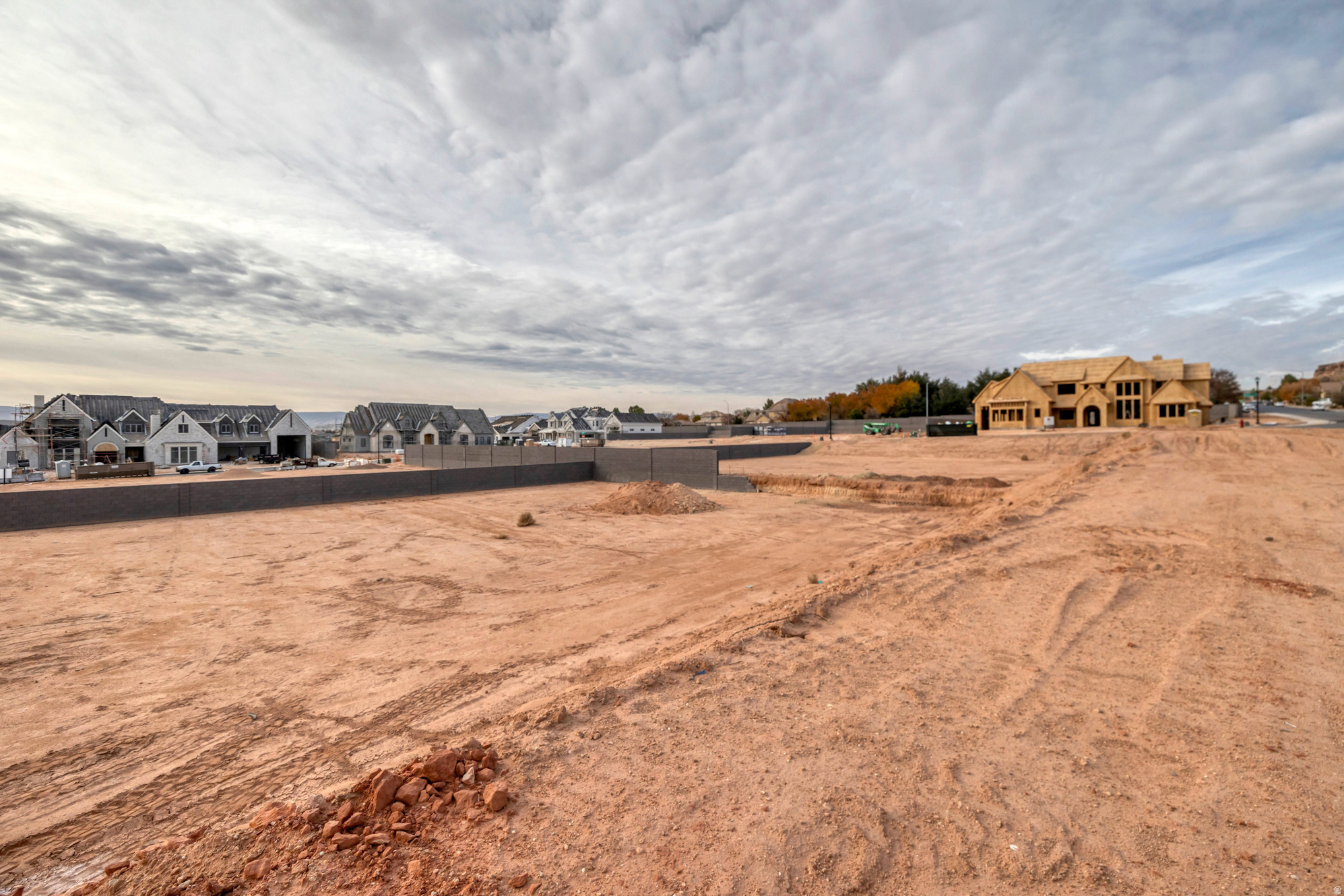 ESTATES AT OLD FARM - Land