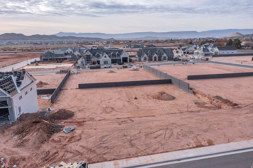 Photo of 2660 E 2220 S #120, Saint George, UT 84790 (MLS # 2127844)