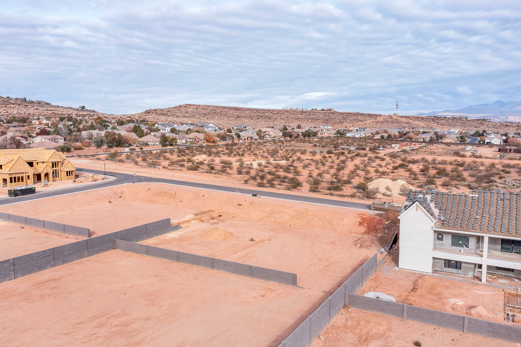 ESTATES AT OLD FARM - Land