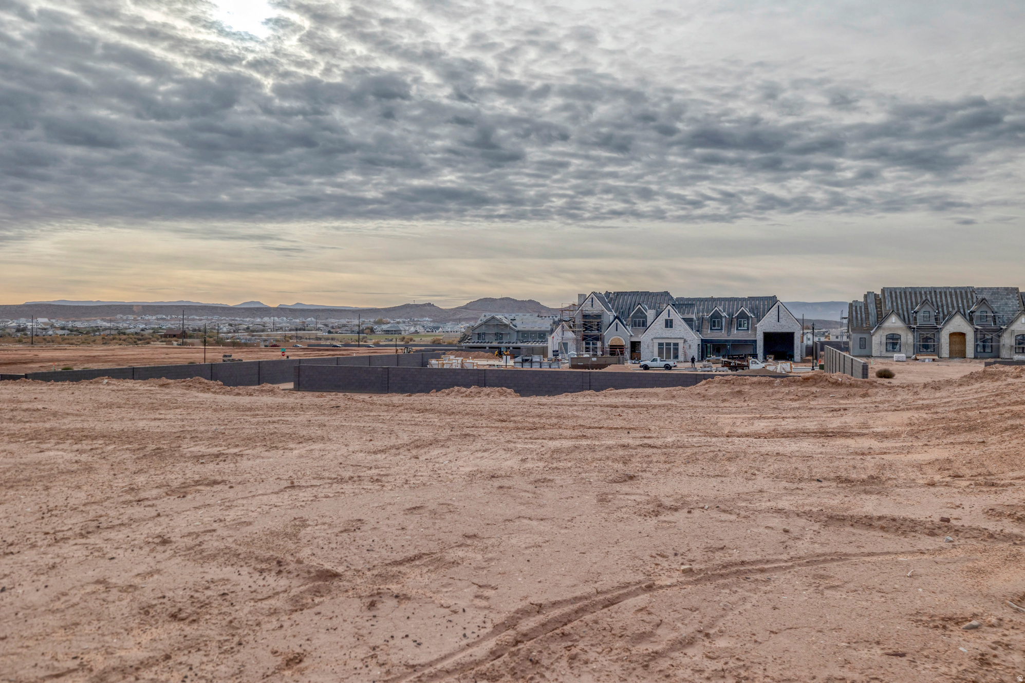 ESTATES AT OLD FARM - Land