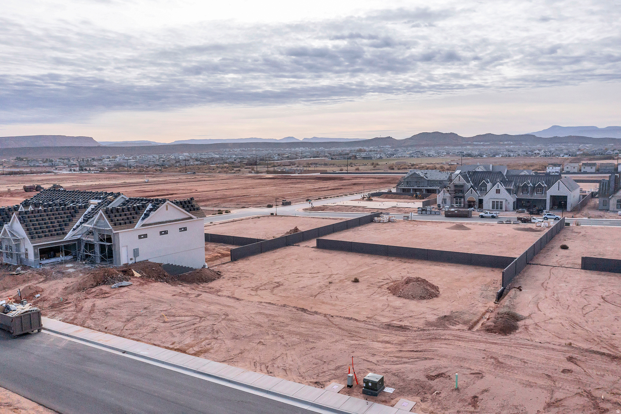 ESTATES AT OLD FARM - Land