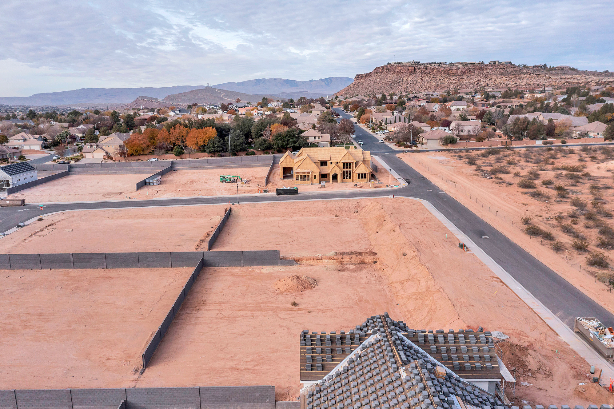 ESTATES AT OLD FARM - Land