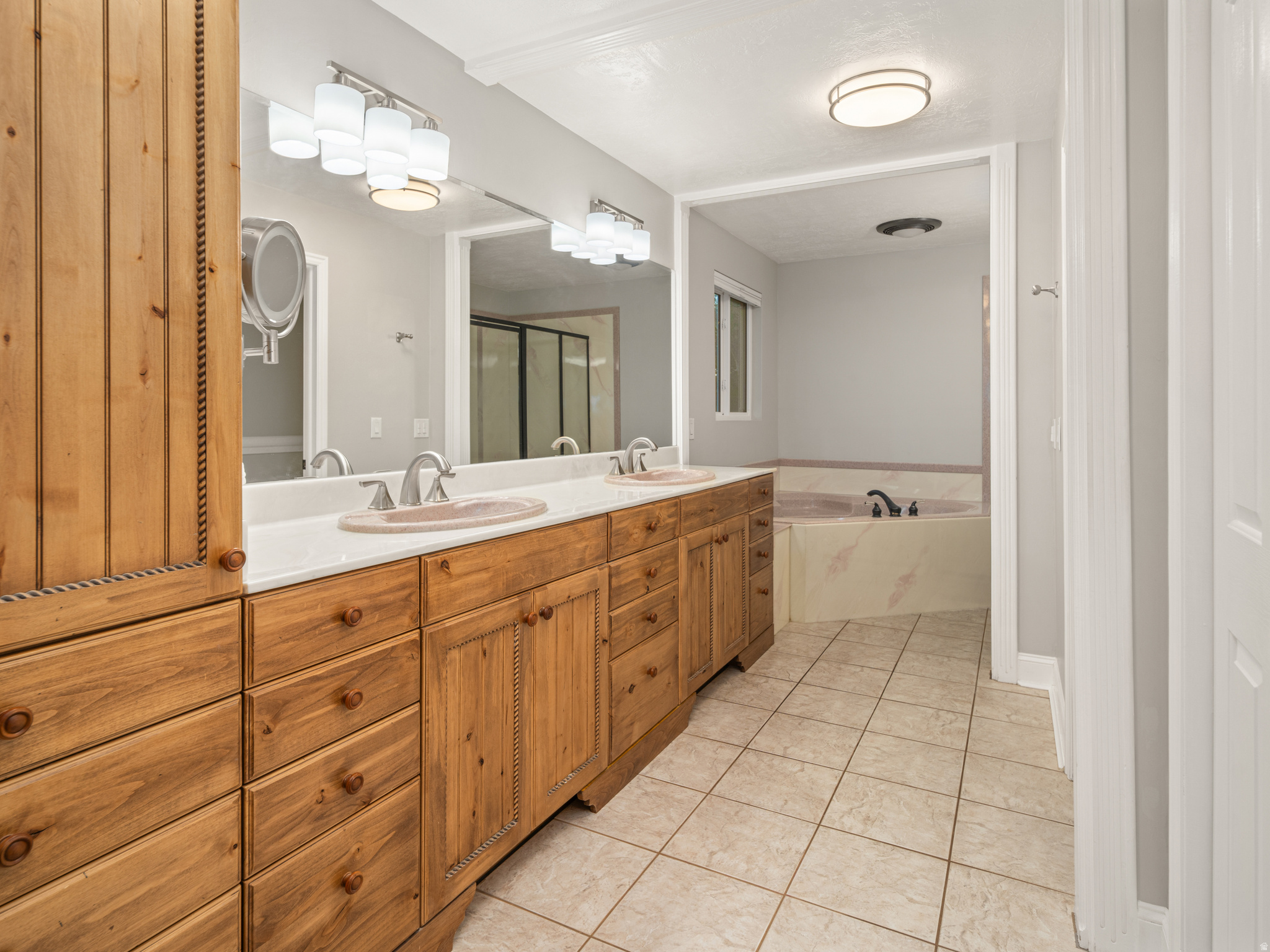 EASTWOOD - Residential