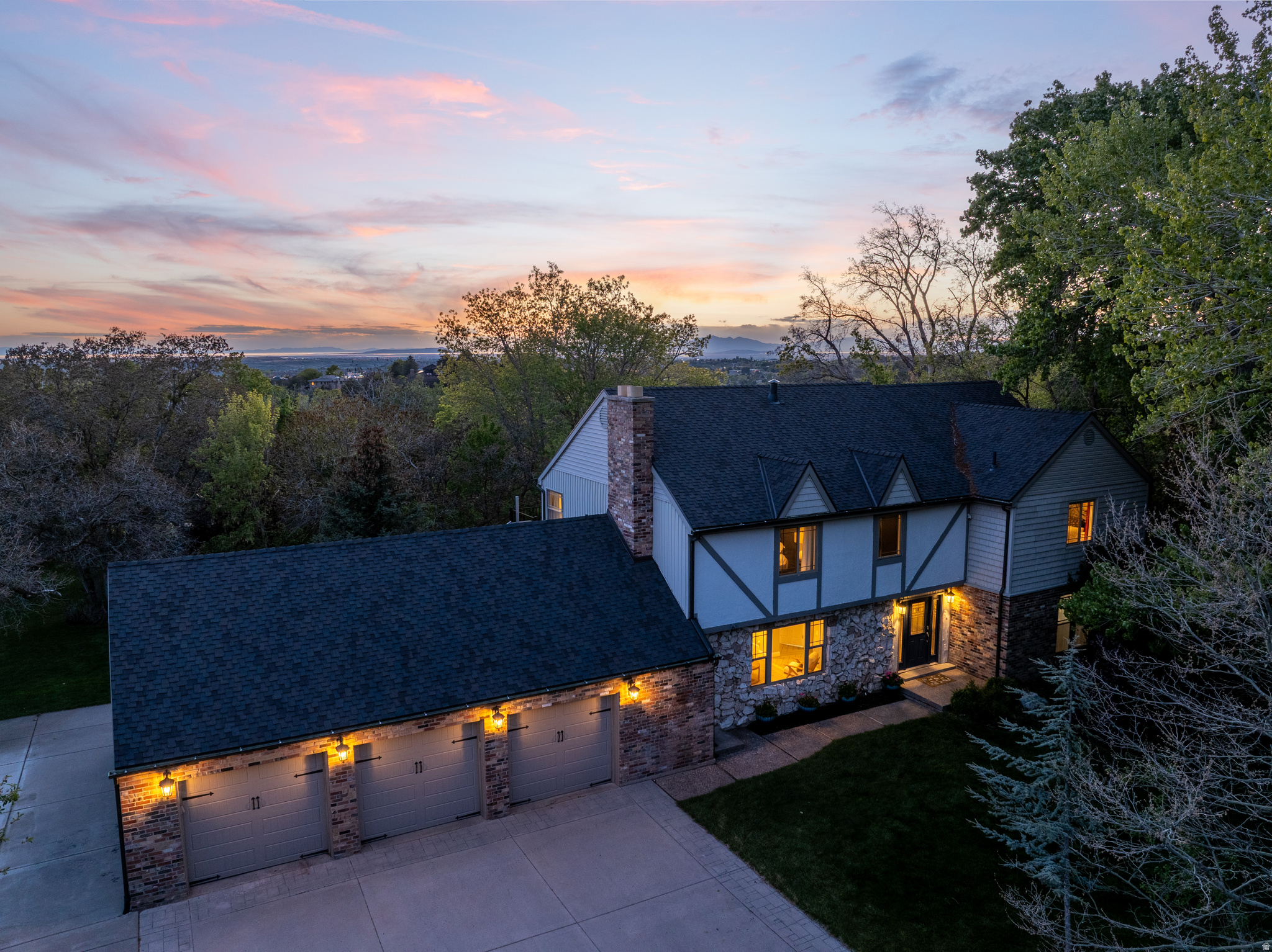 EASTWOOD - Residential