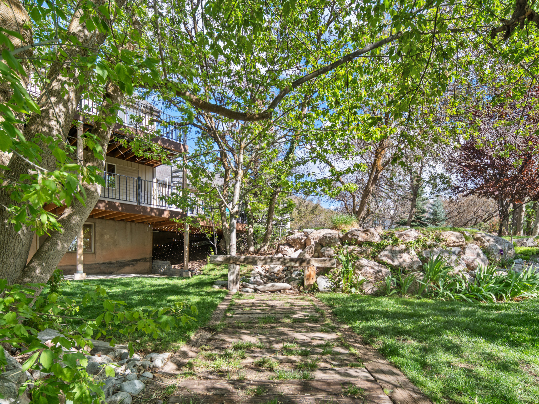 EASTWOOD - Residential