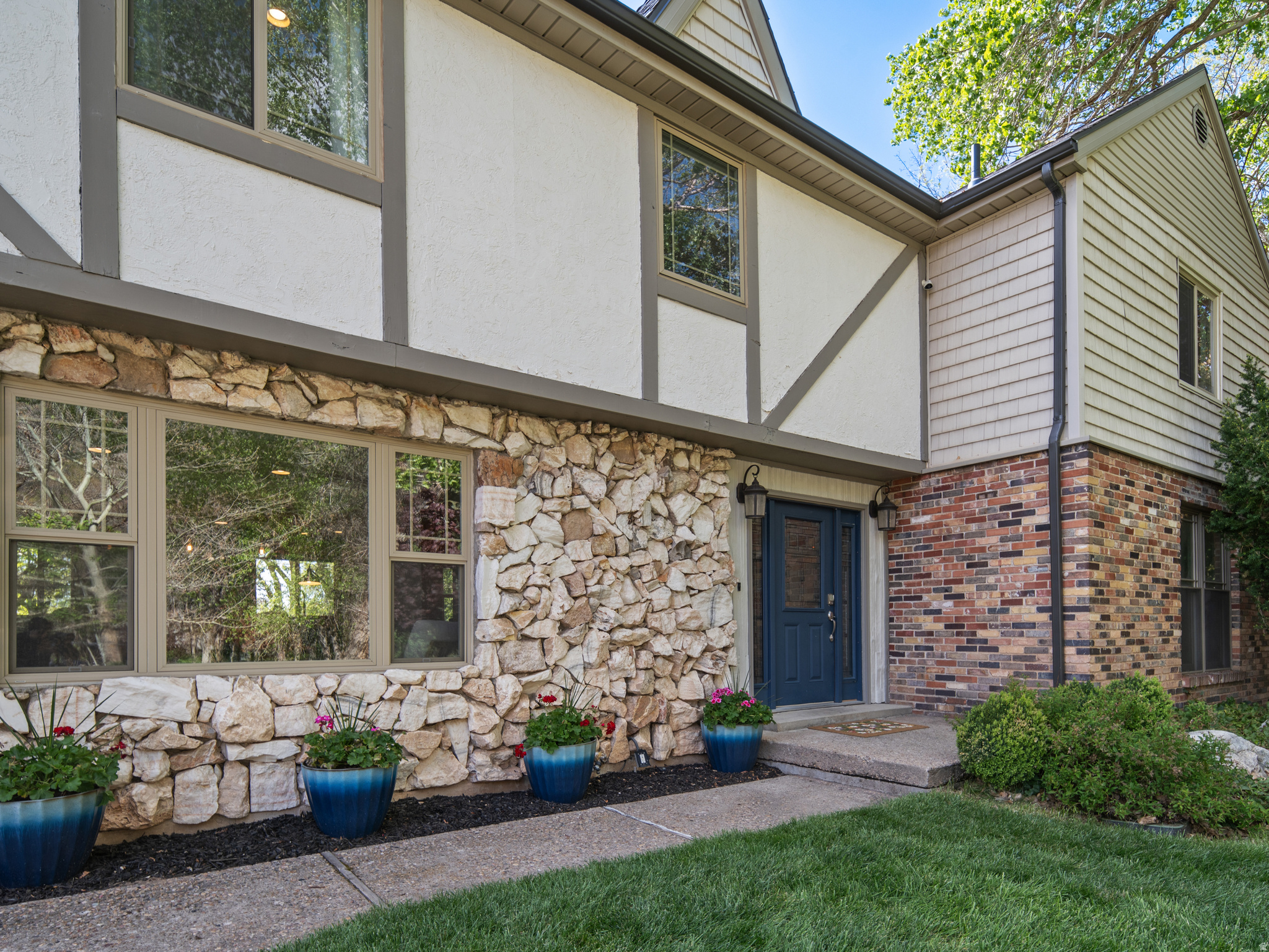 EASTWOOD - Residential