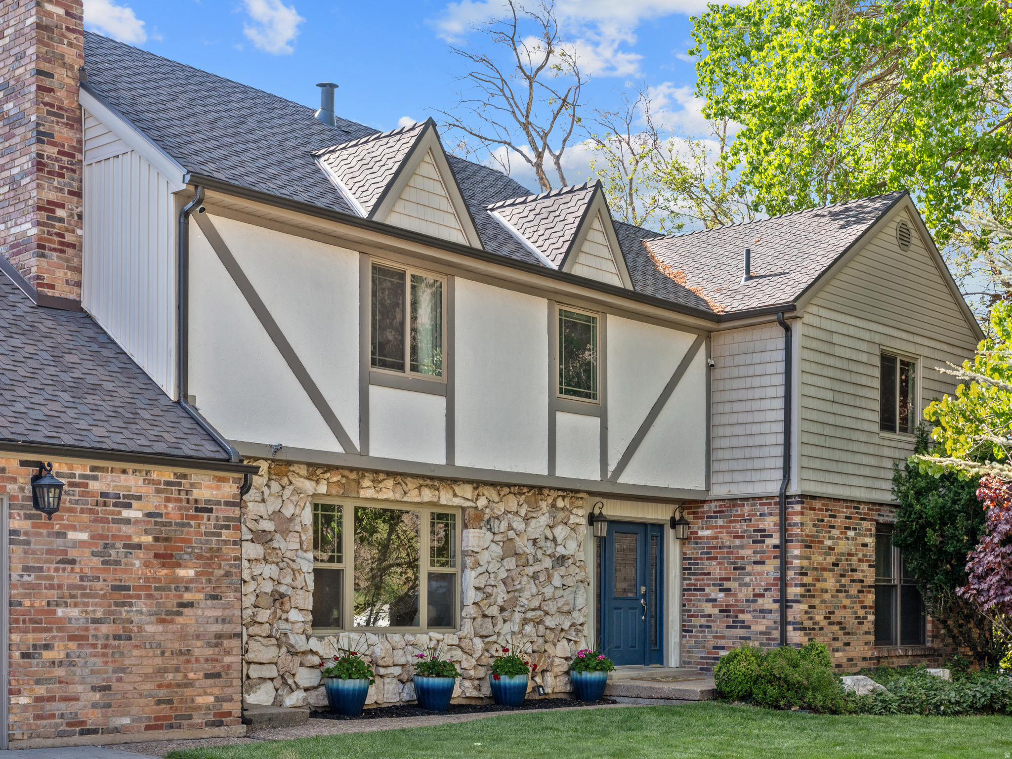 EASTWOOD - Residential