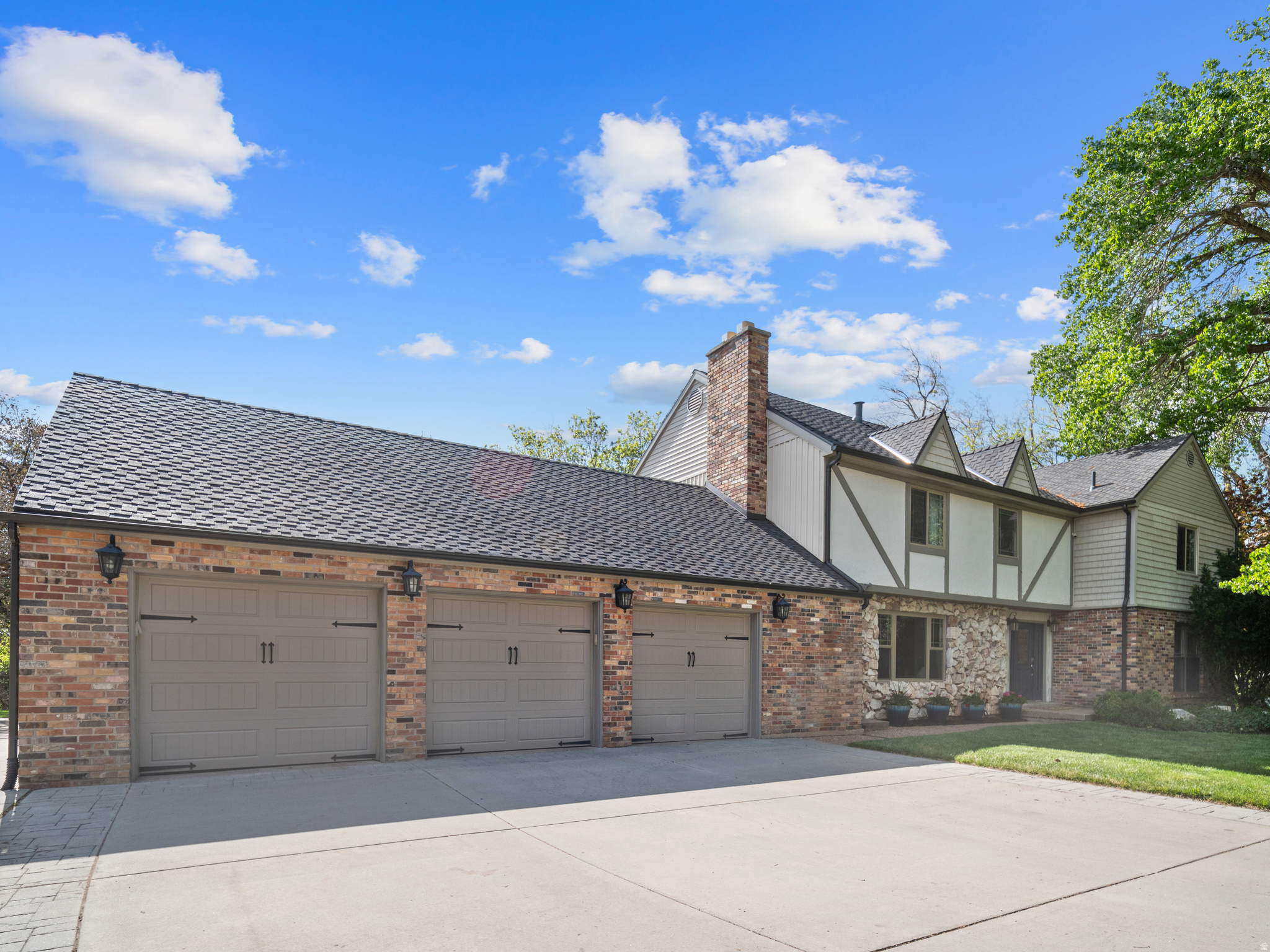 EASTWOOD - Residential