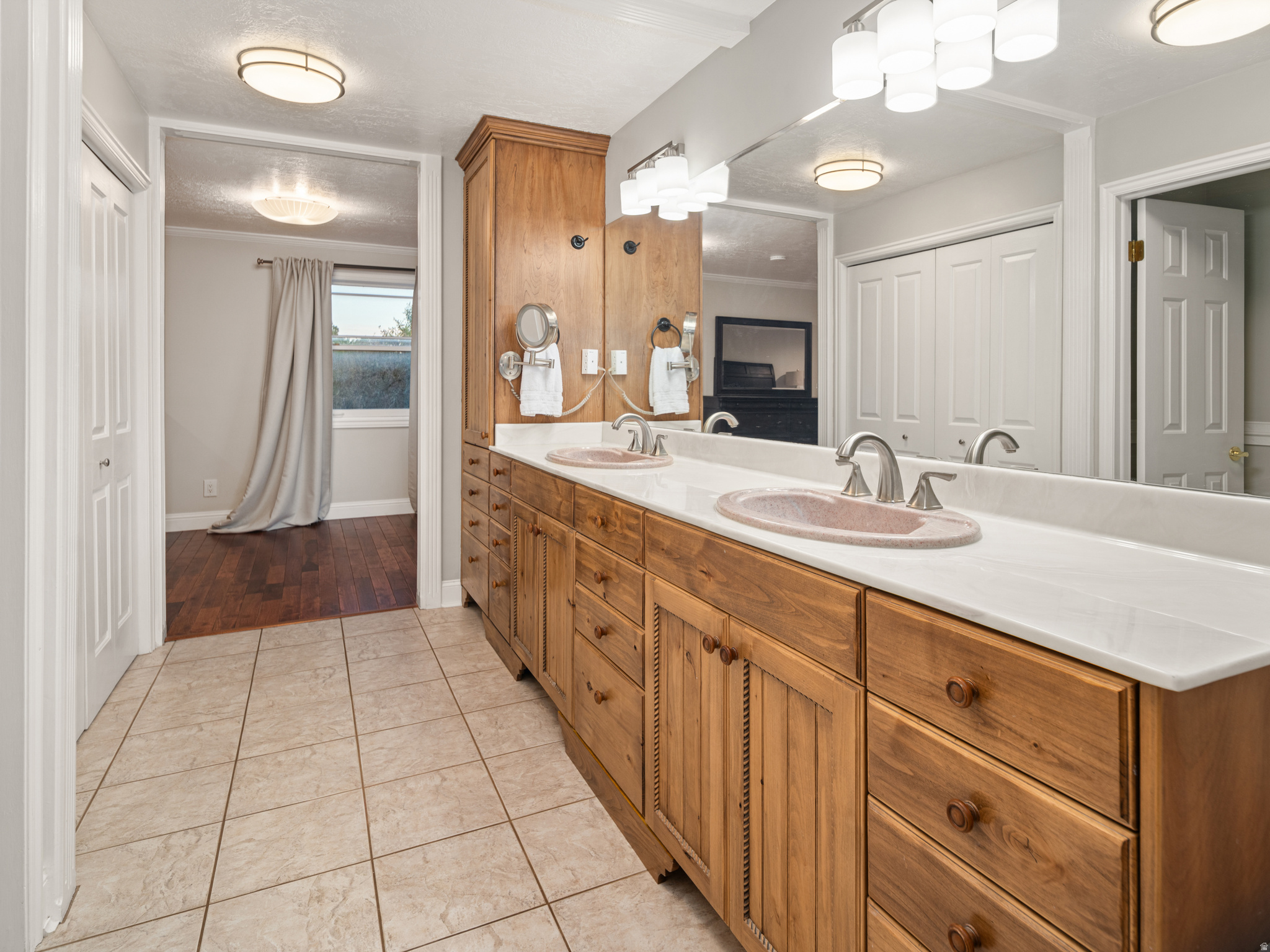 EASTWOOD - Residential