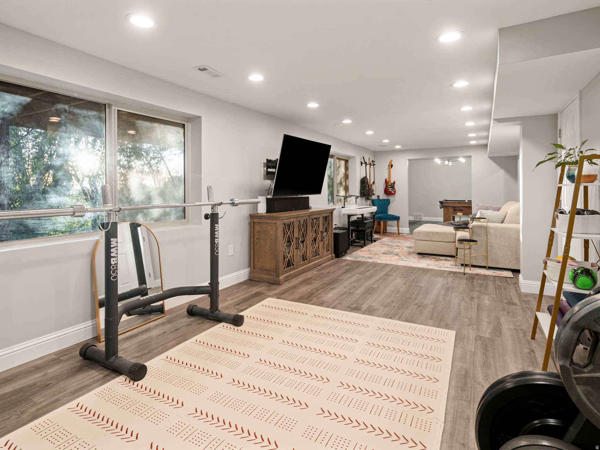 EASTWOOD - Residential