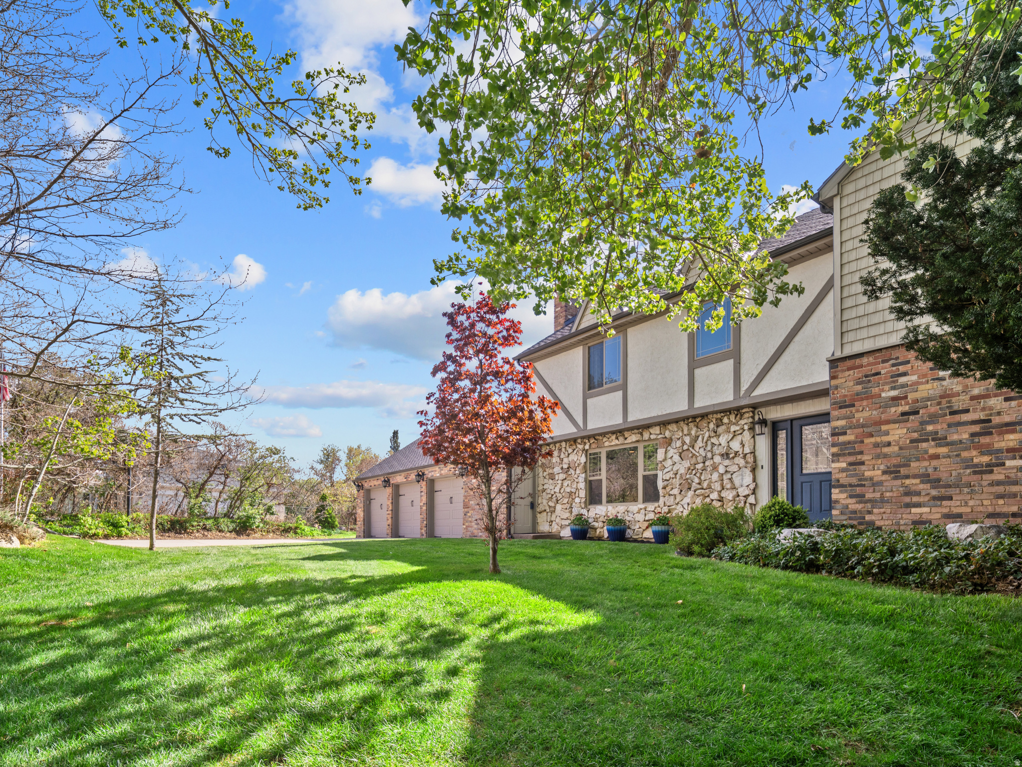 EASTWOOD - Residential