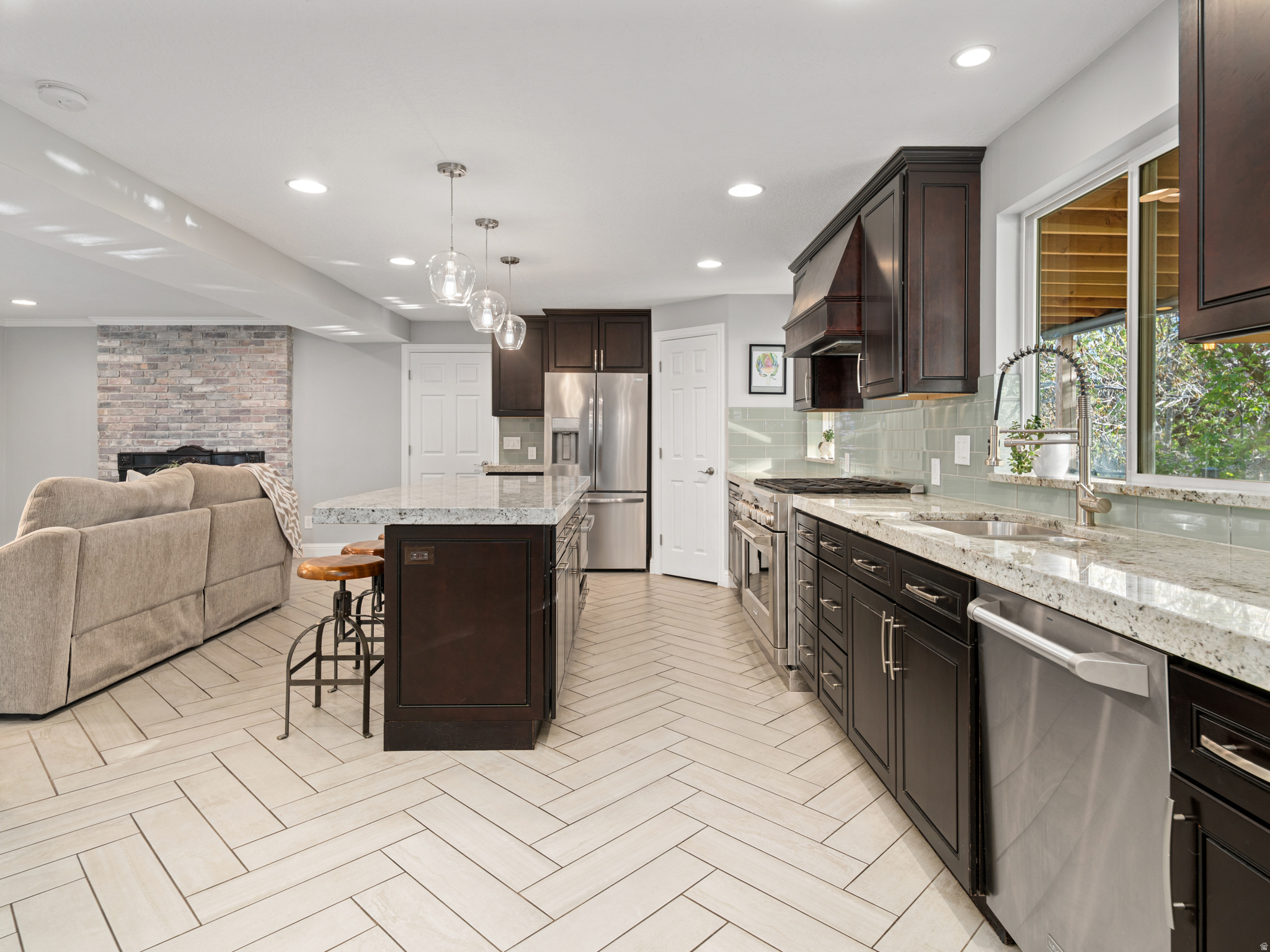 EASTWOOD - Residential