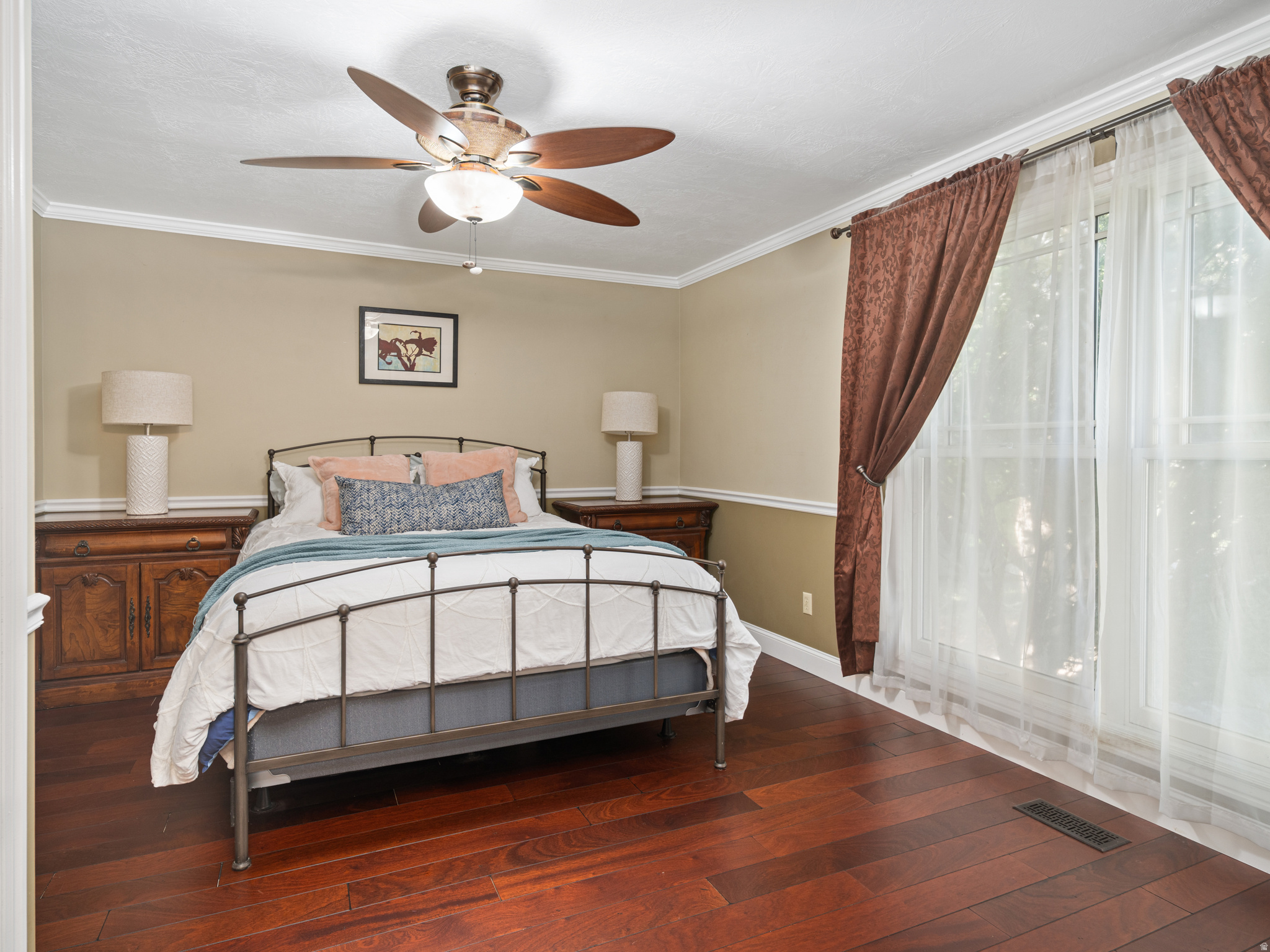 EASTWOOD - Residential