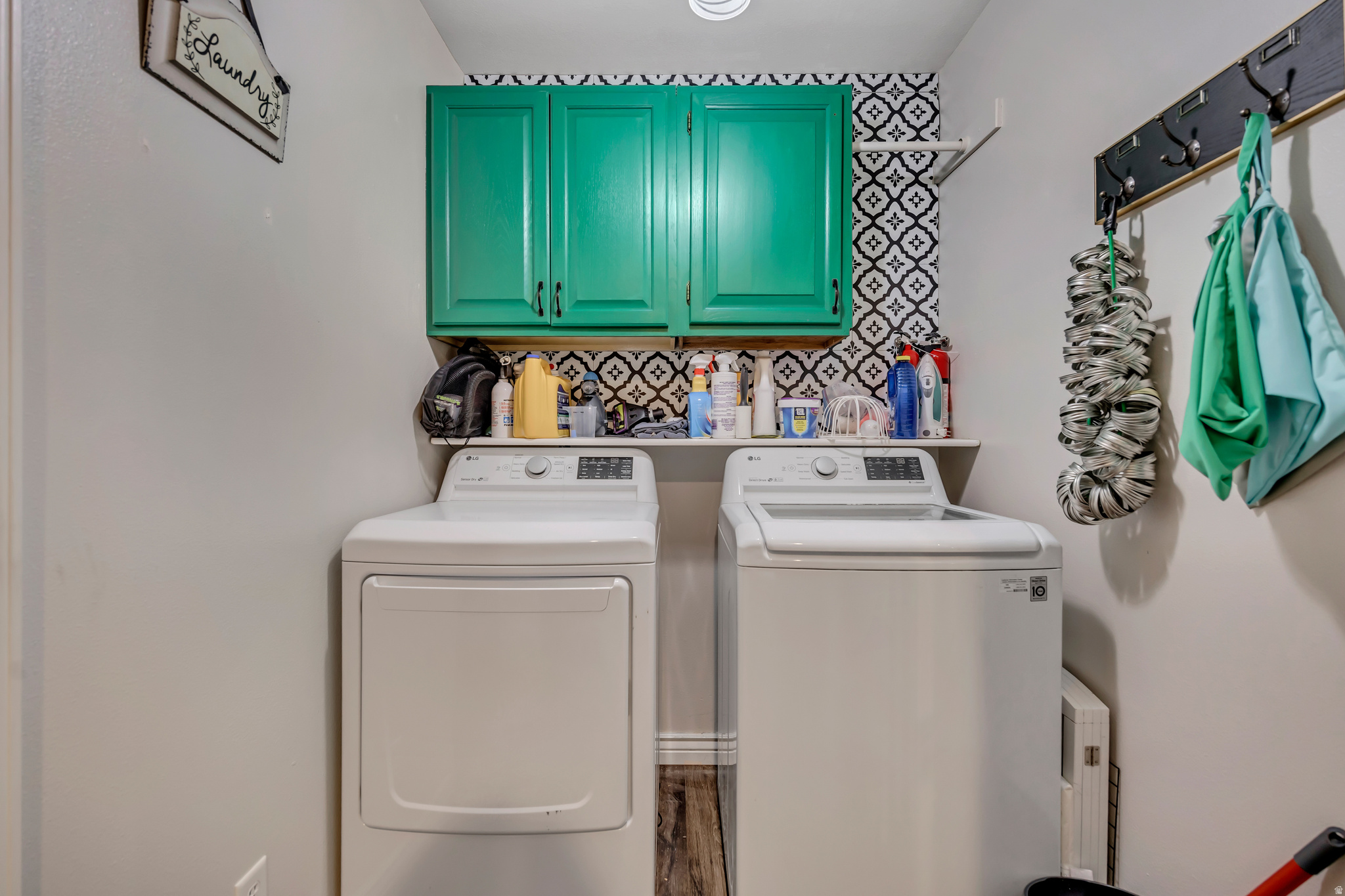 GATEWAY NEIGHBORHOOD - Residential Lease